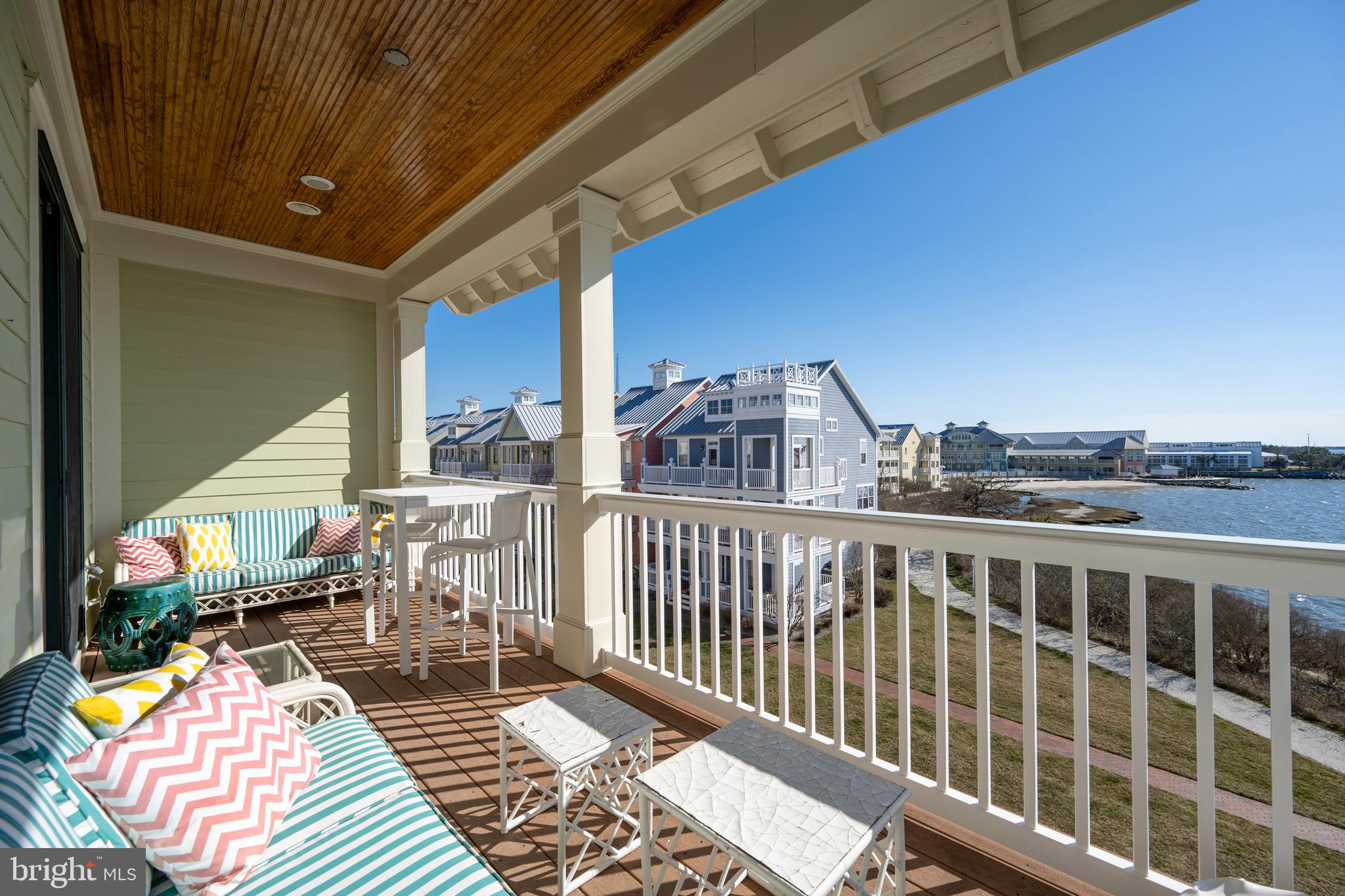 SUNSET ISLAND - Residential