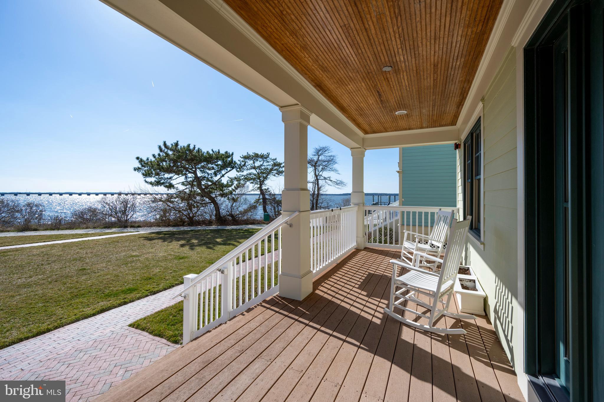 SUNSET ISLAND - Residential