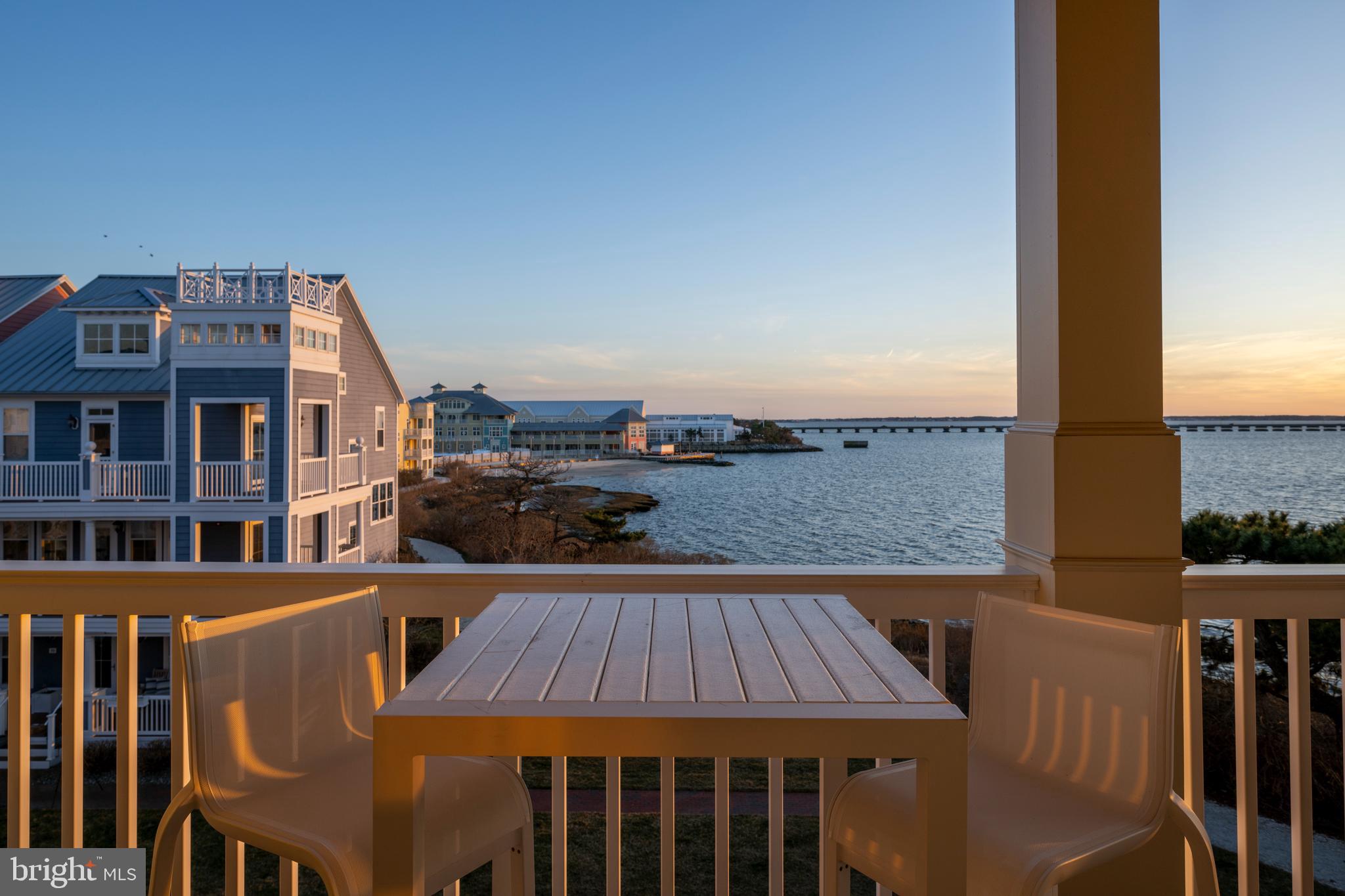 SUNSET ISLAND - Residential