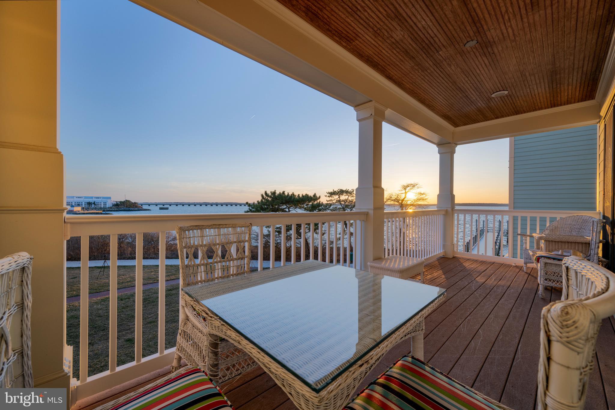 SUNSET ISLAND - Residential