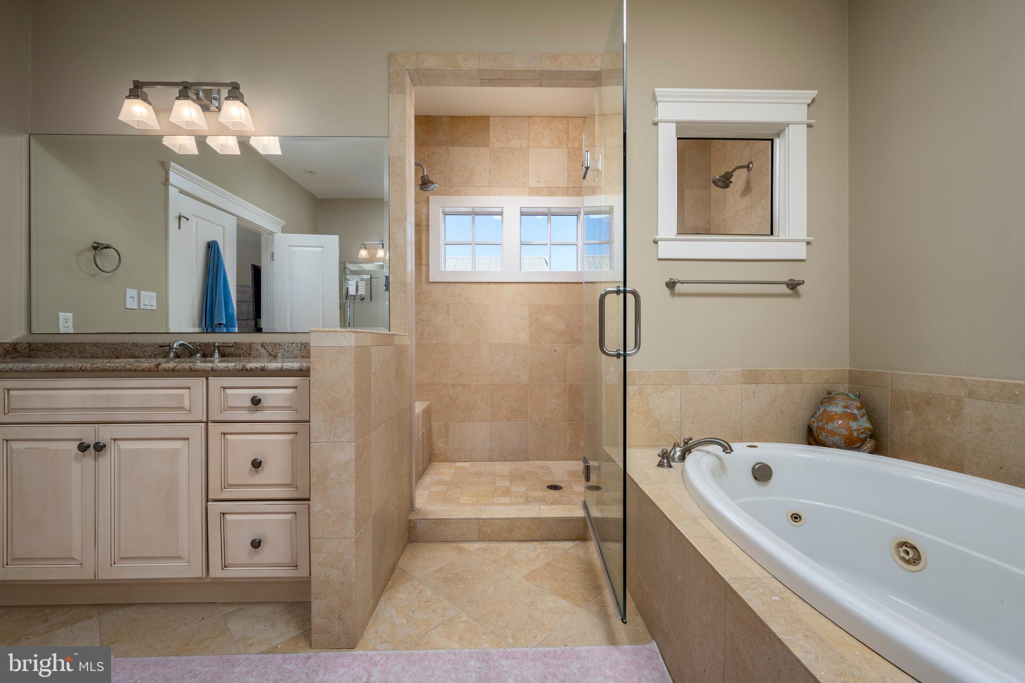 SUNSET ISLAND - Residential