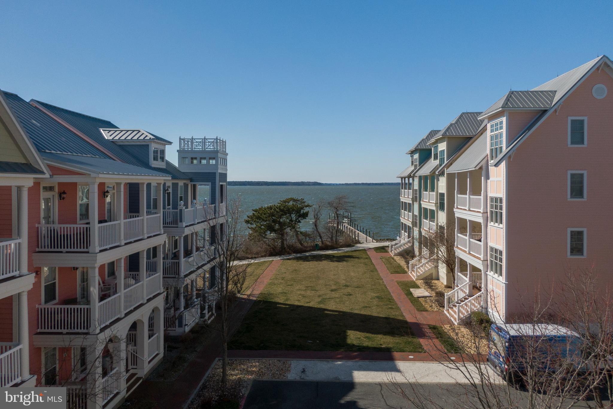 SUNSET ISLAND - Residential