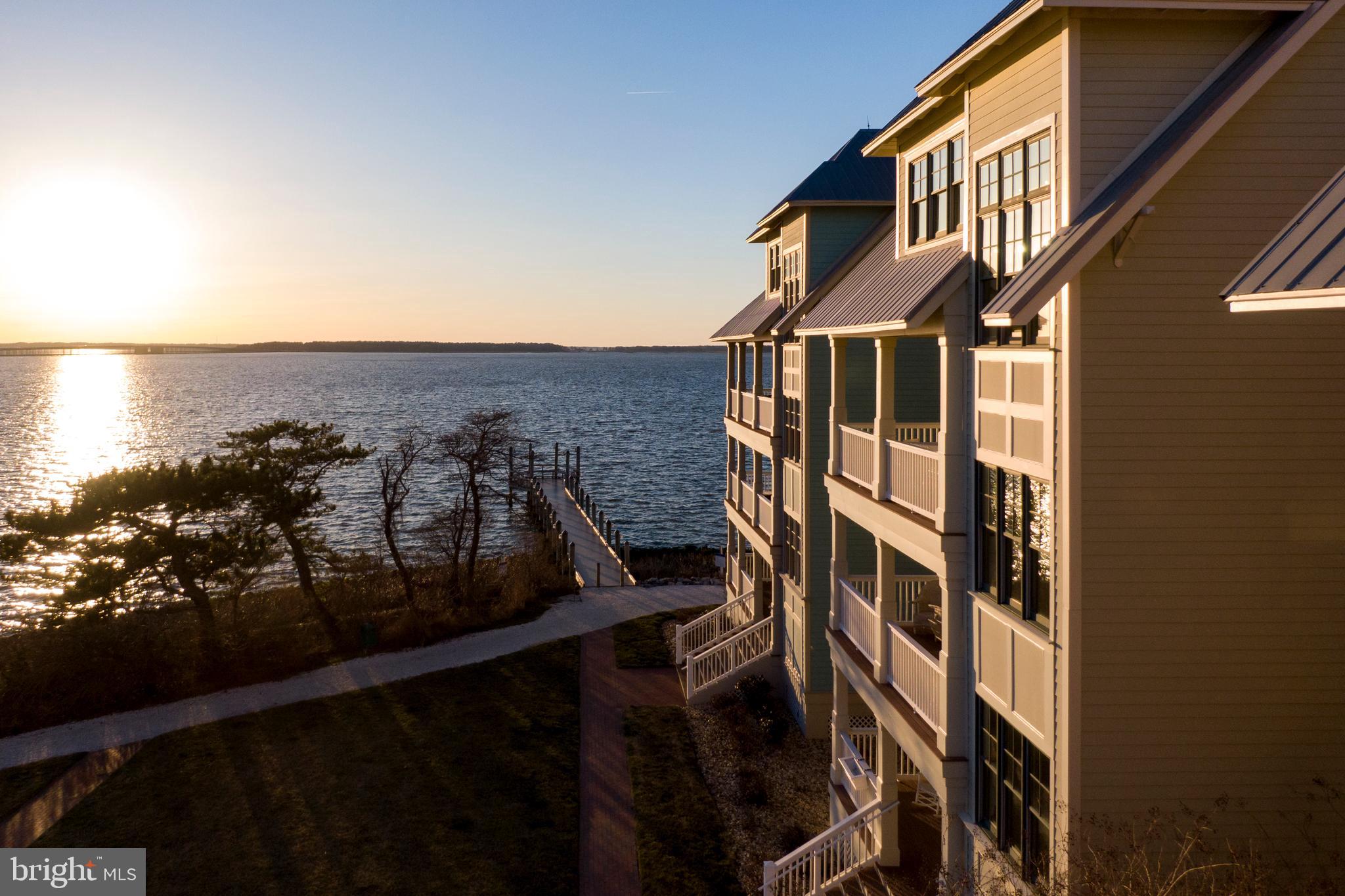 SUNSET ISLAND - Residential