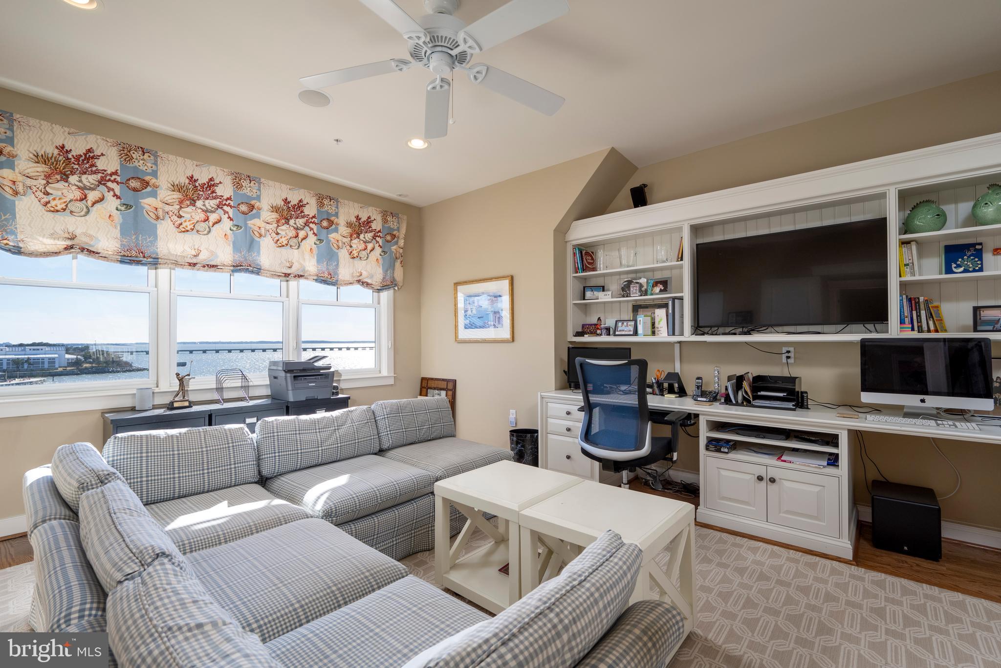 SUNSET ISLAND - Residential