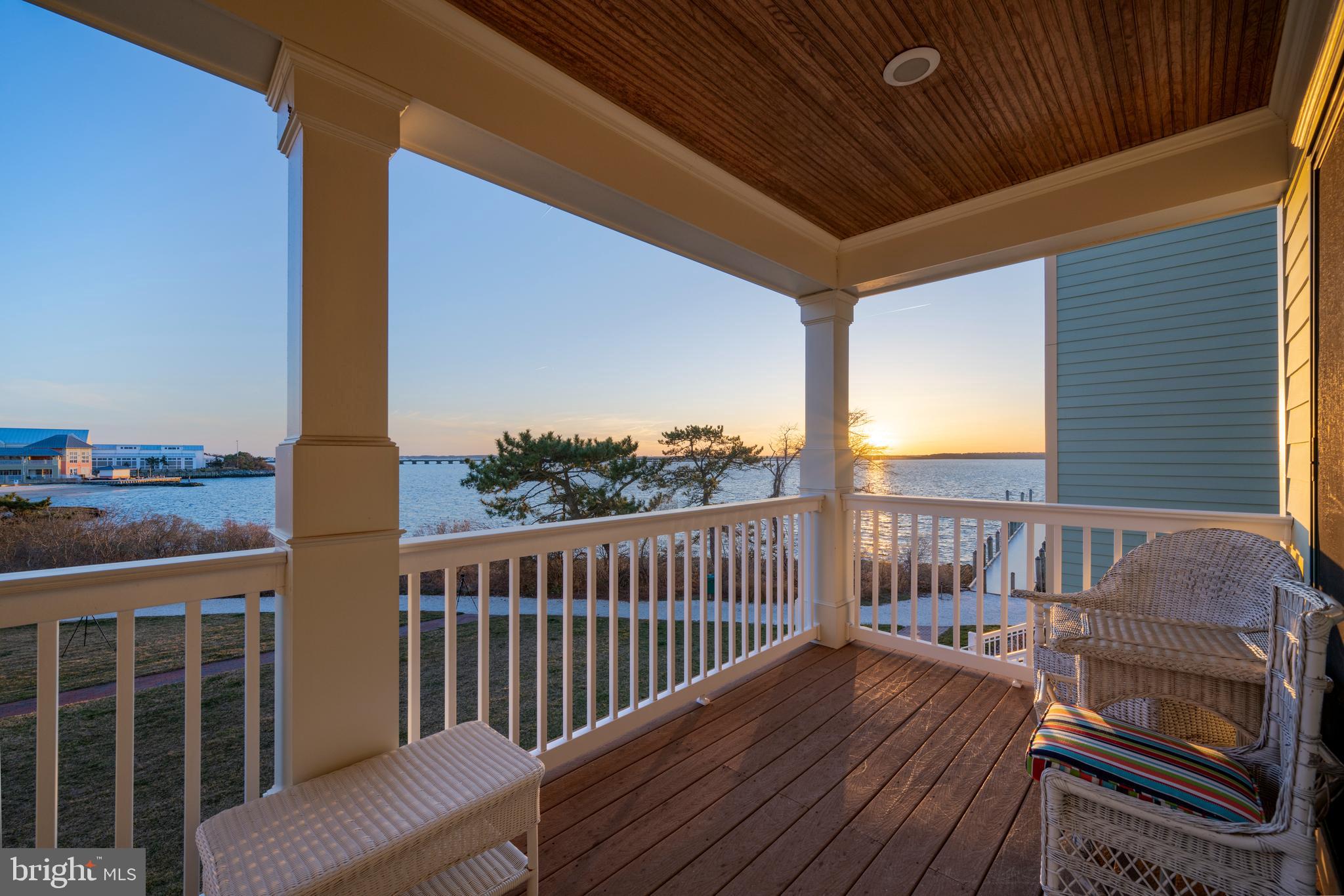 SUNSET ISLAND - Residential