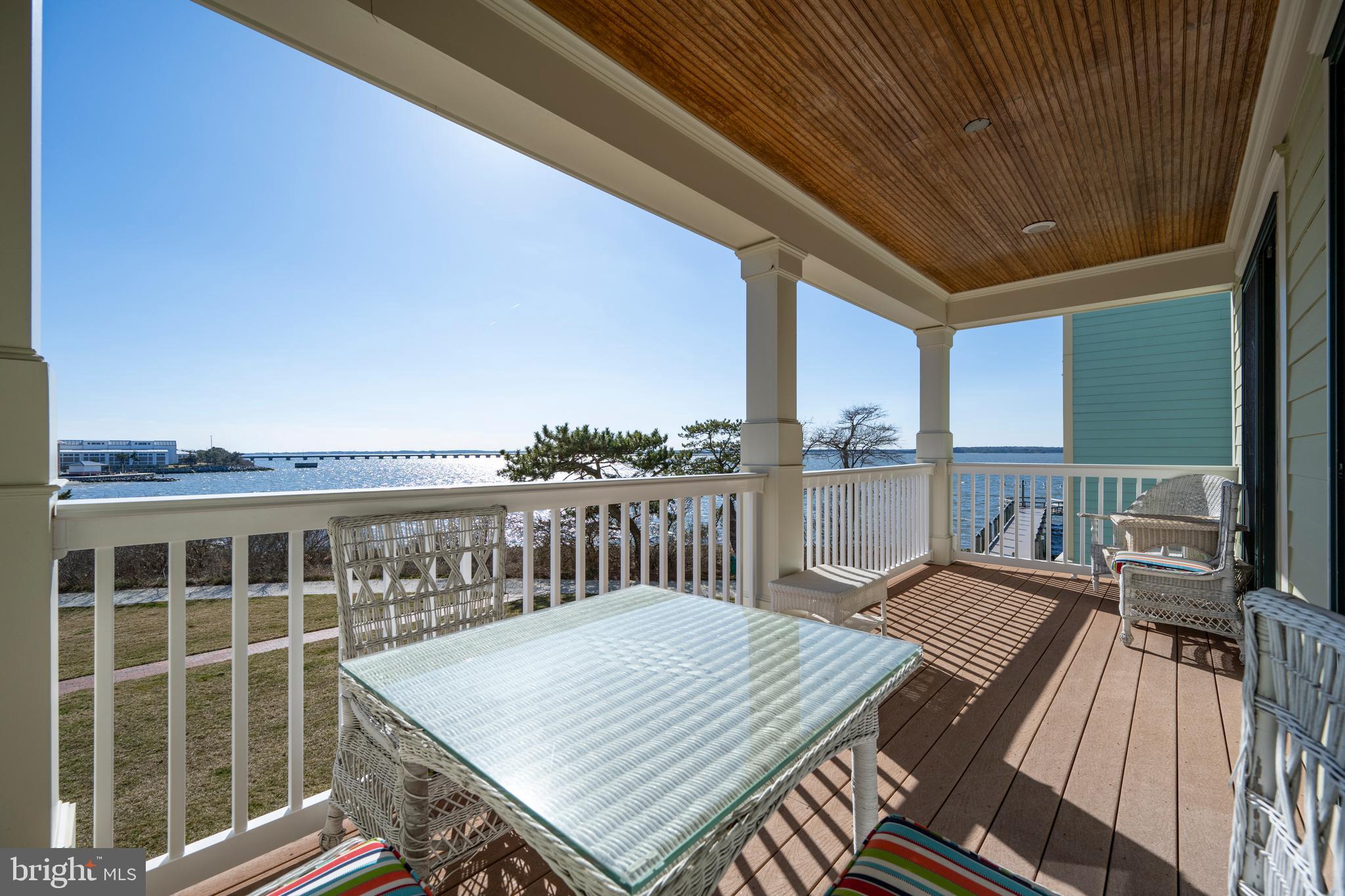 SUNSET ISLAND - Residential