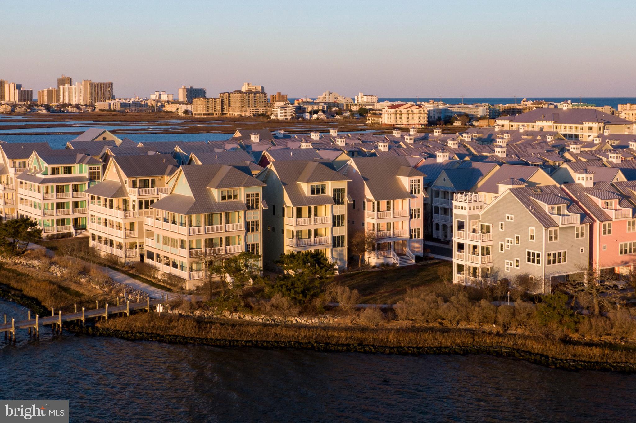 SUNSET ISLAND - Residential