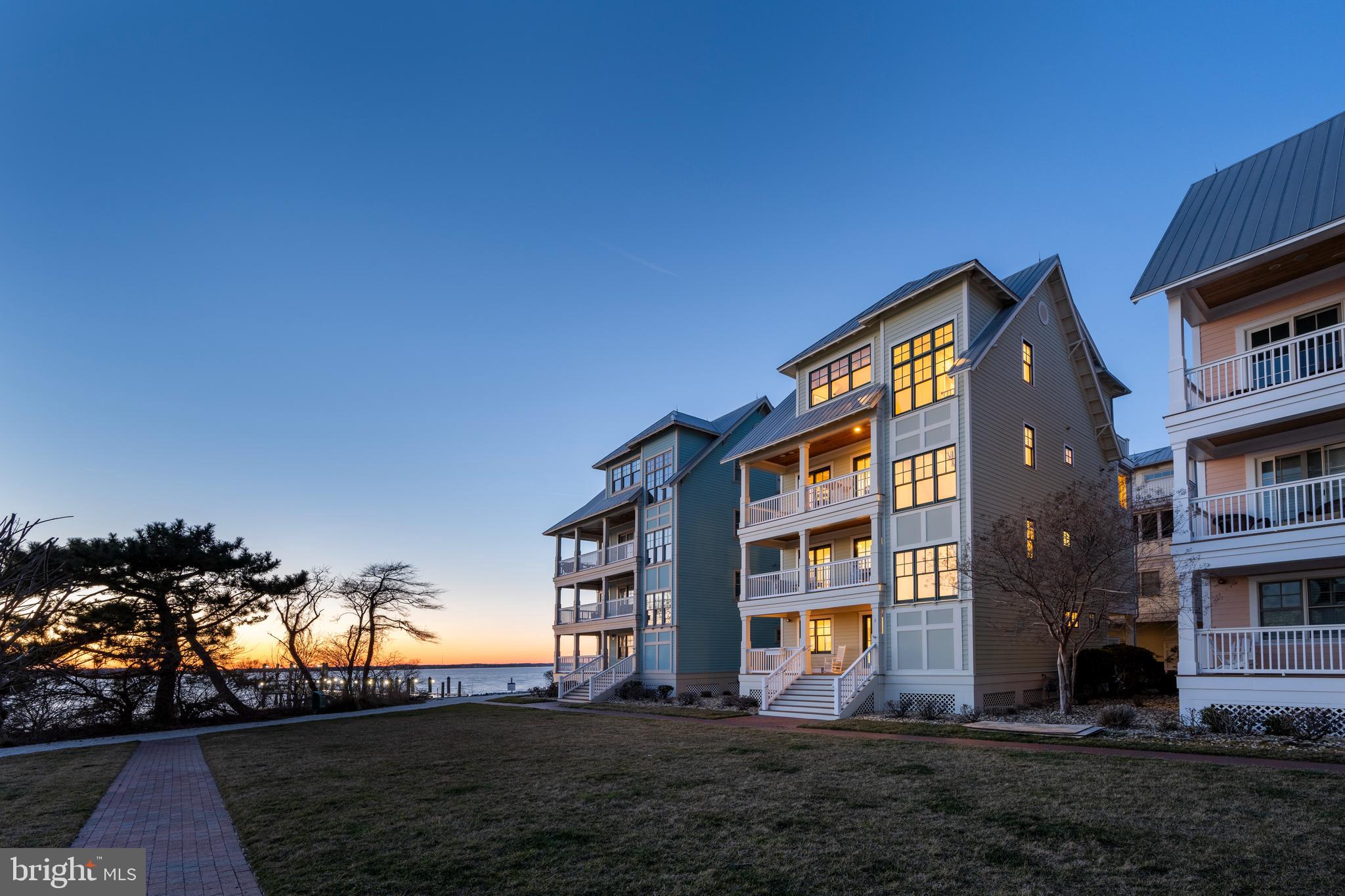 SUNSET ISLAND - Residential