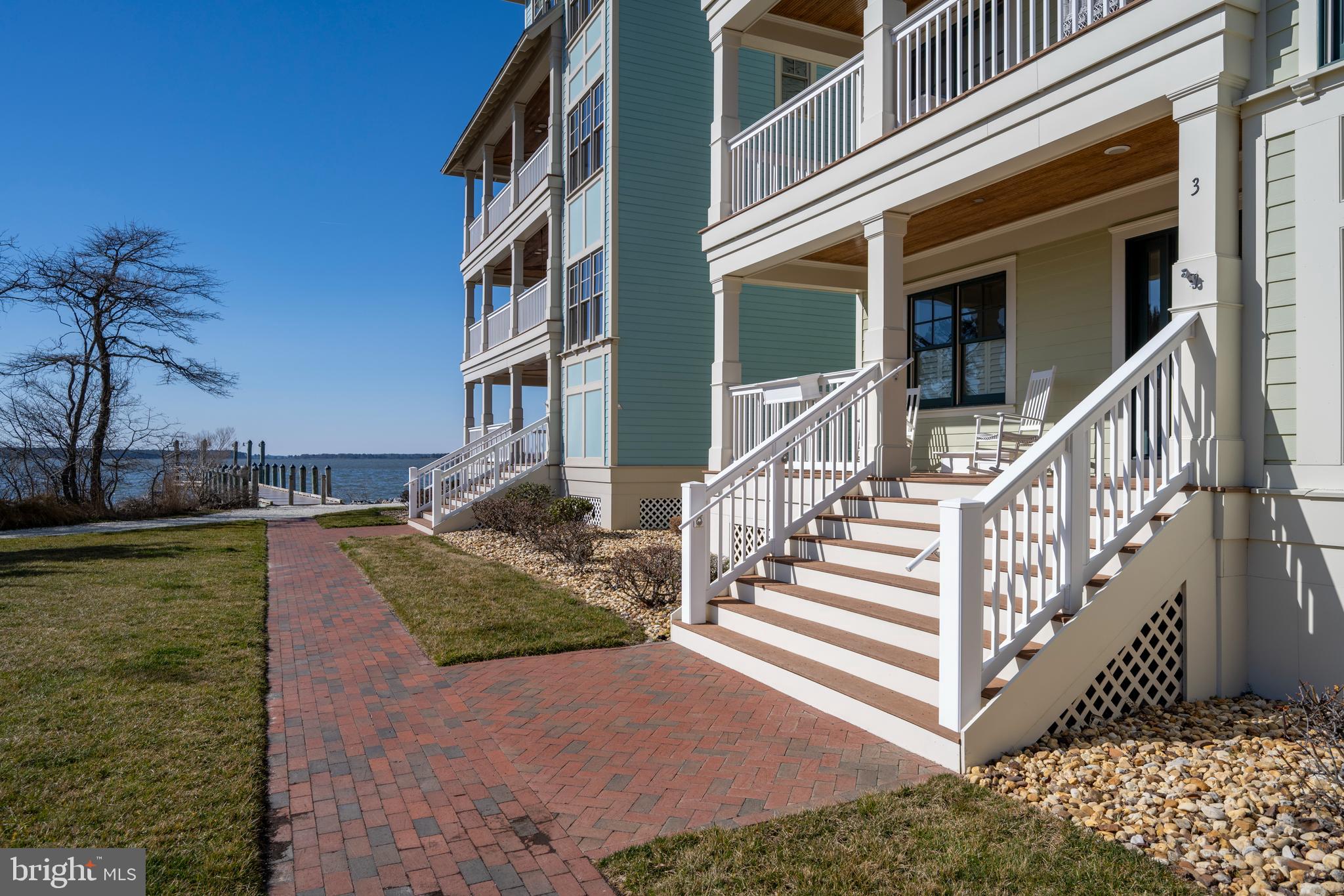 SUNSET ISLAND - Residential