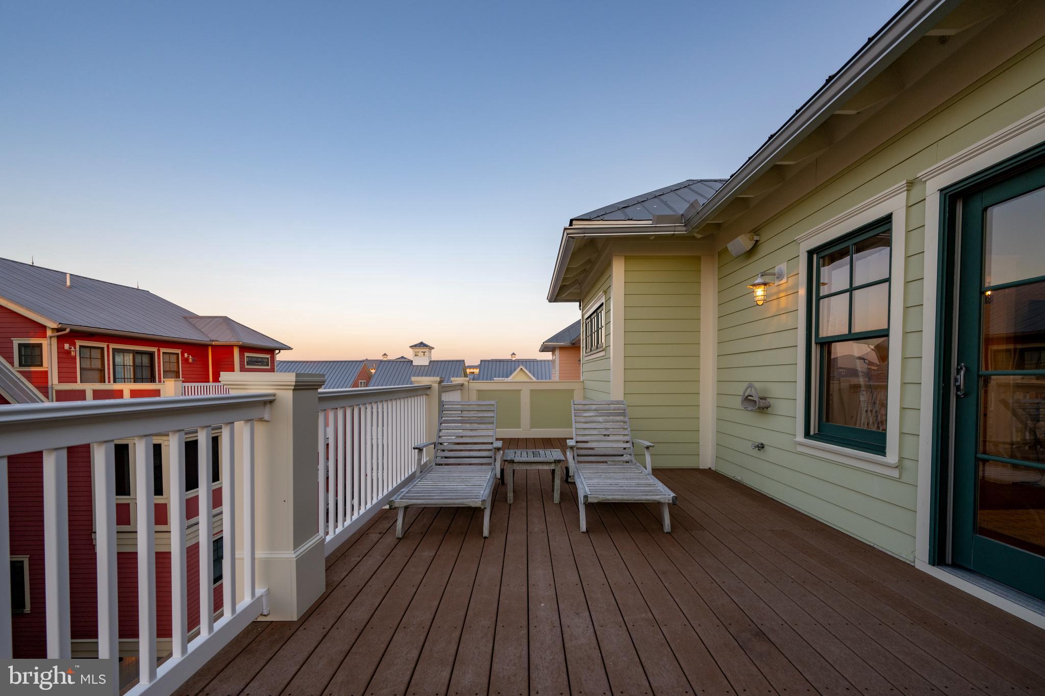 SUNSET ISLAND - Residential