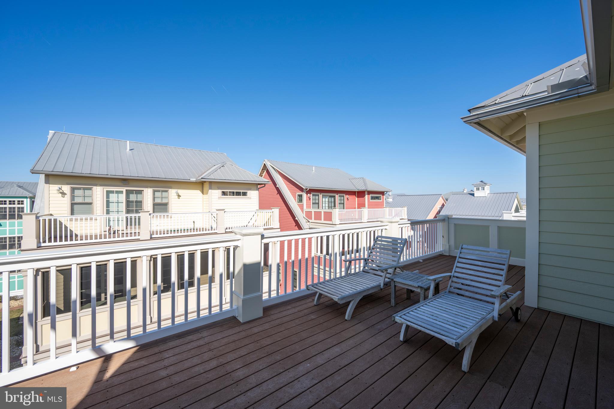 SUNSET ISLAND - Residential