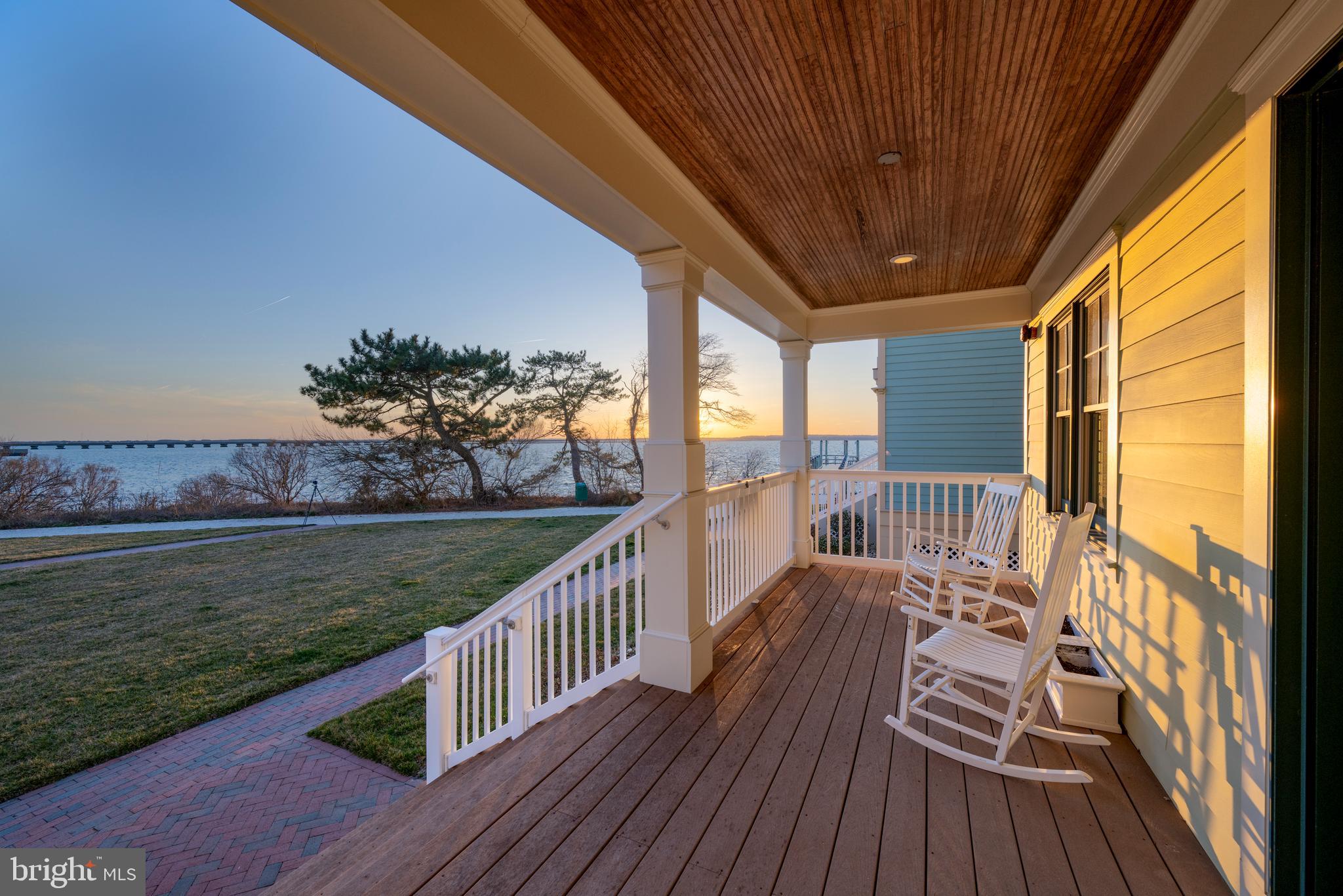 SUNSET ISLAND - Residential