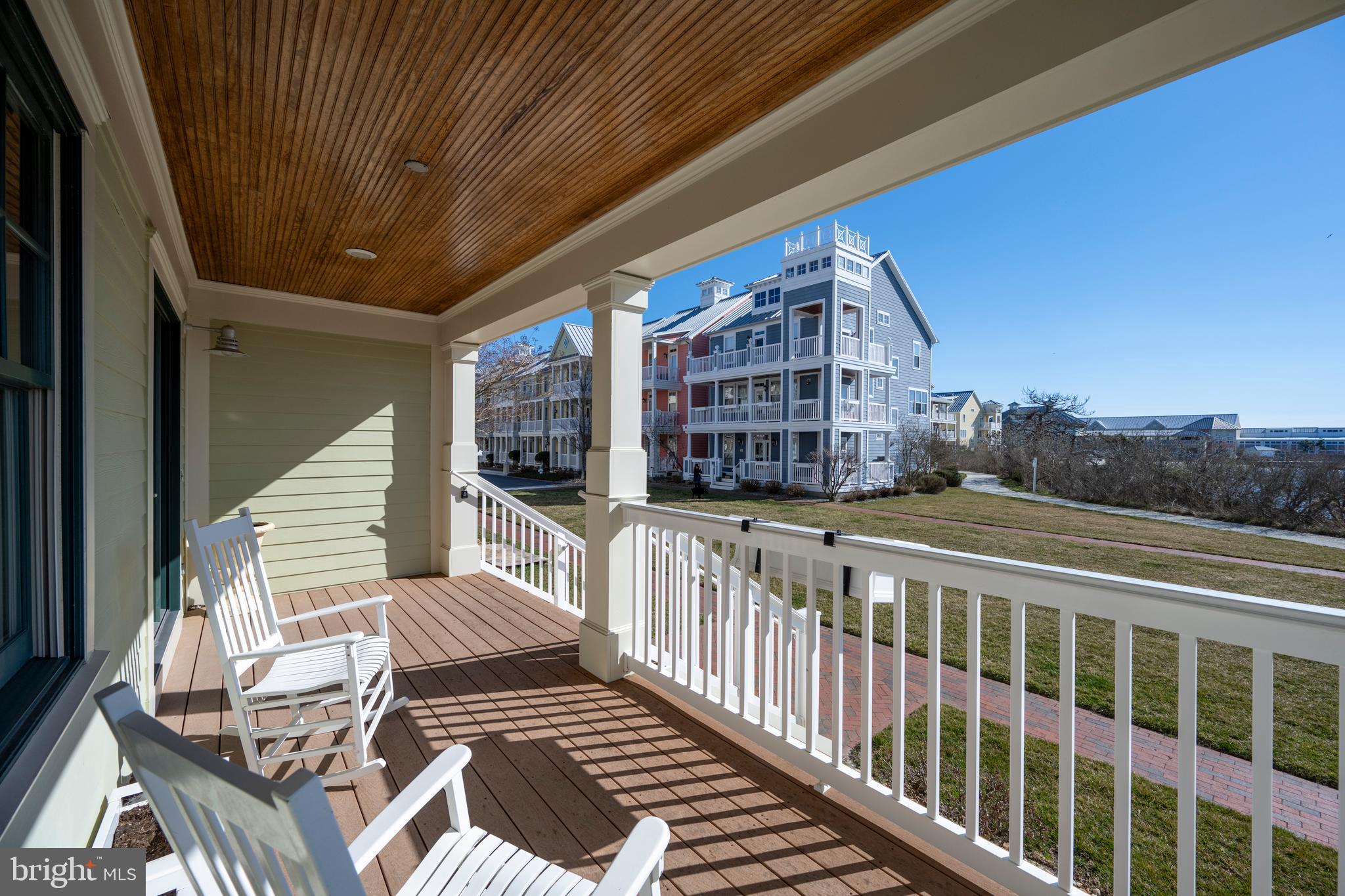 SUNSET ISLAND - Residential