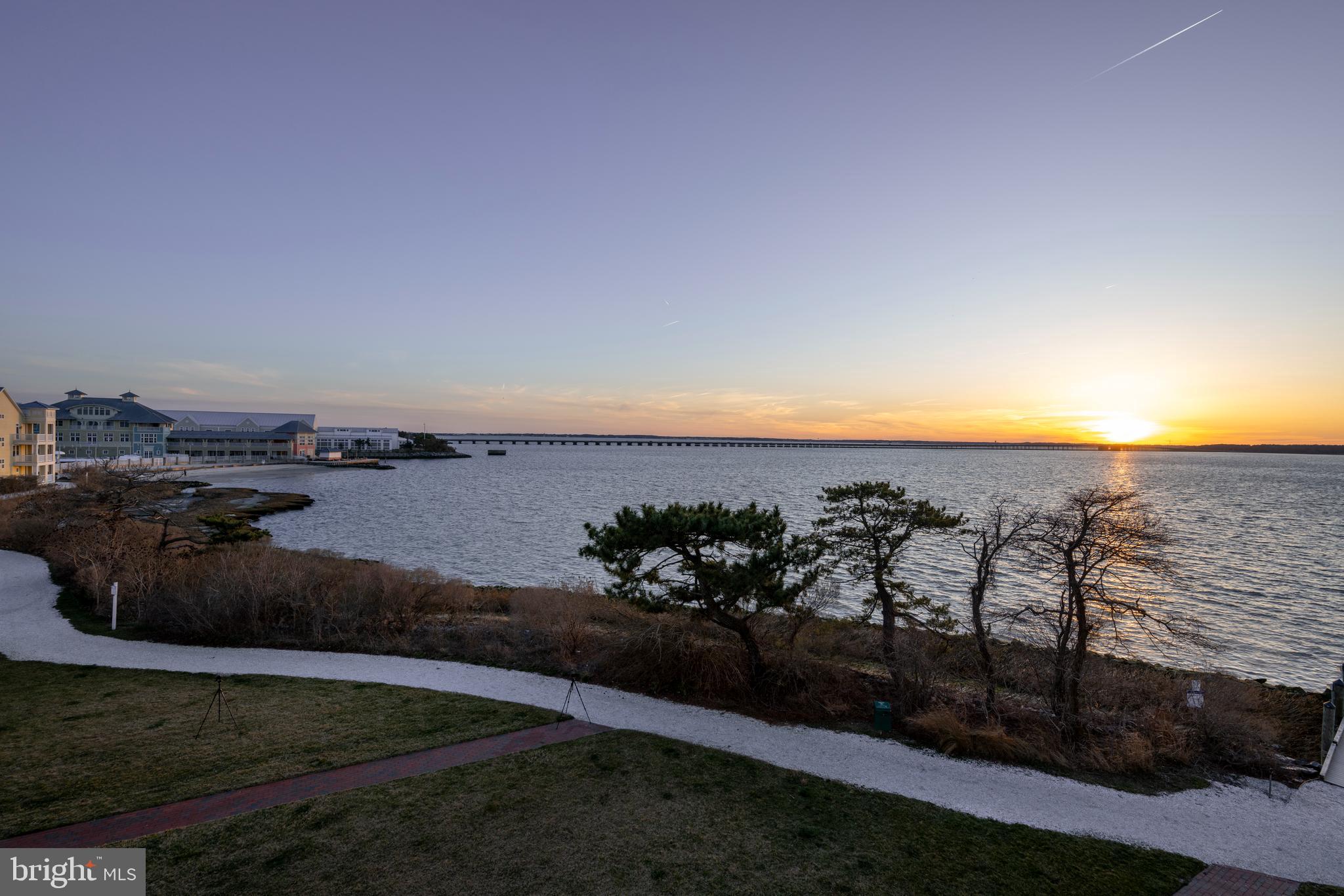 SUNSET ISLAND - Residential