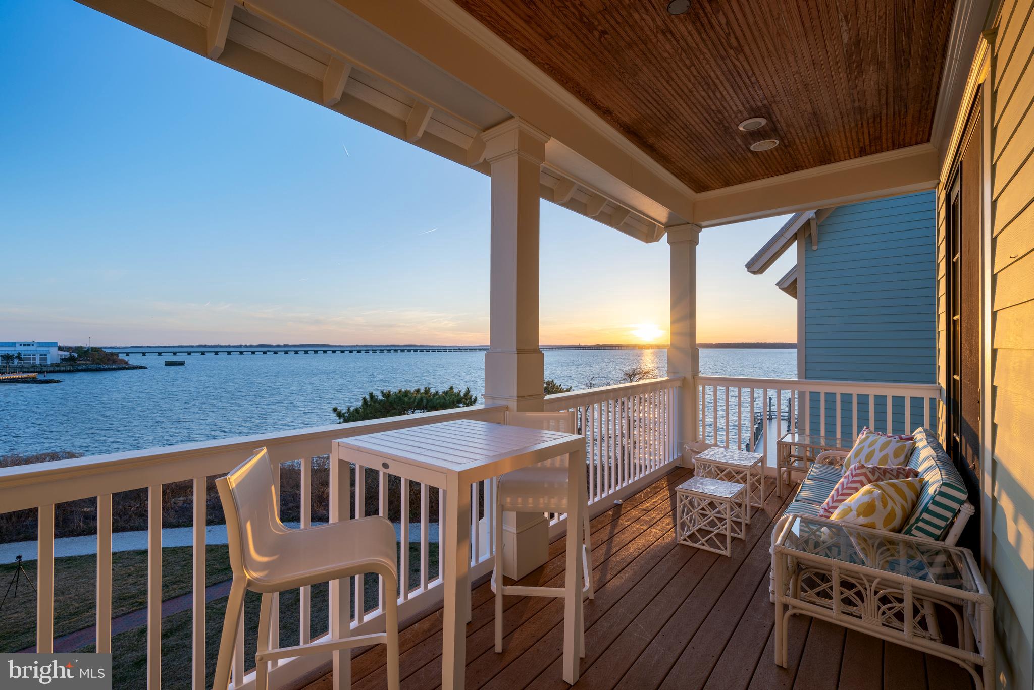 SUNSET ISLAND - Residential