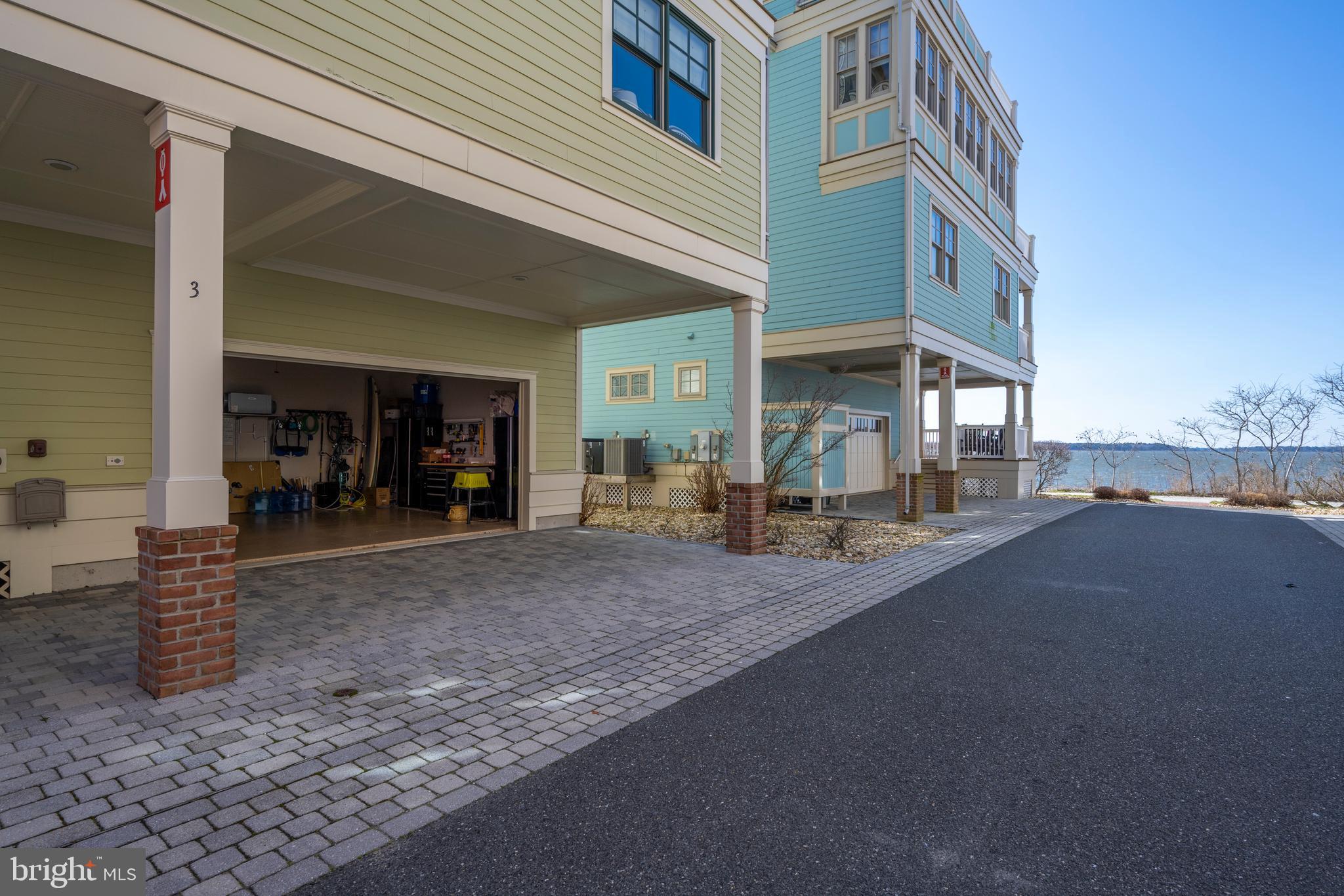 SUNSET ISLAND - Residential