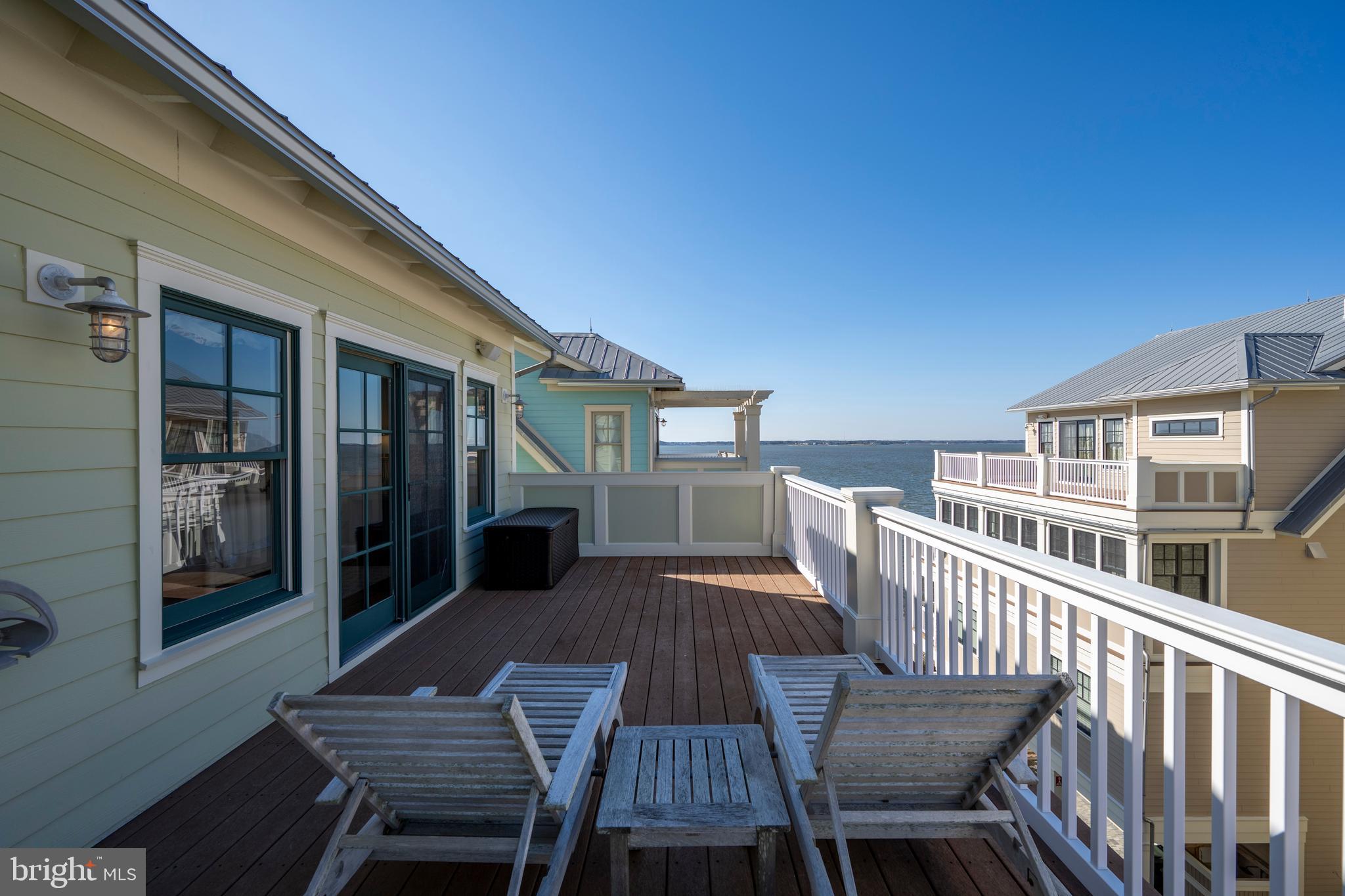 SUNSET ISLAND - Residential