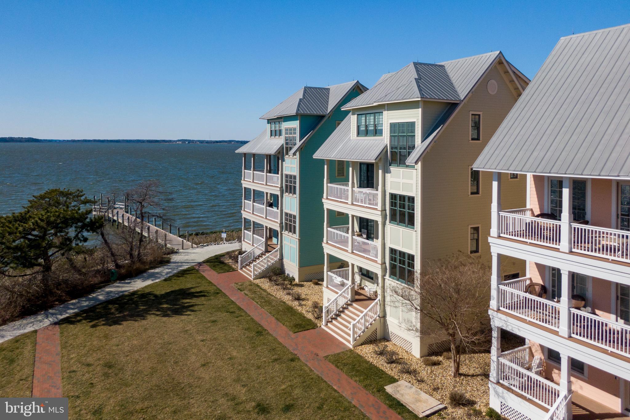 SUNSET ISLAND - Residential