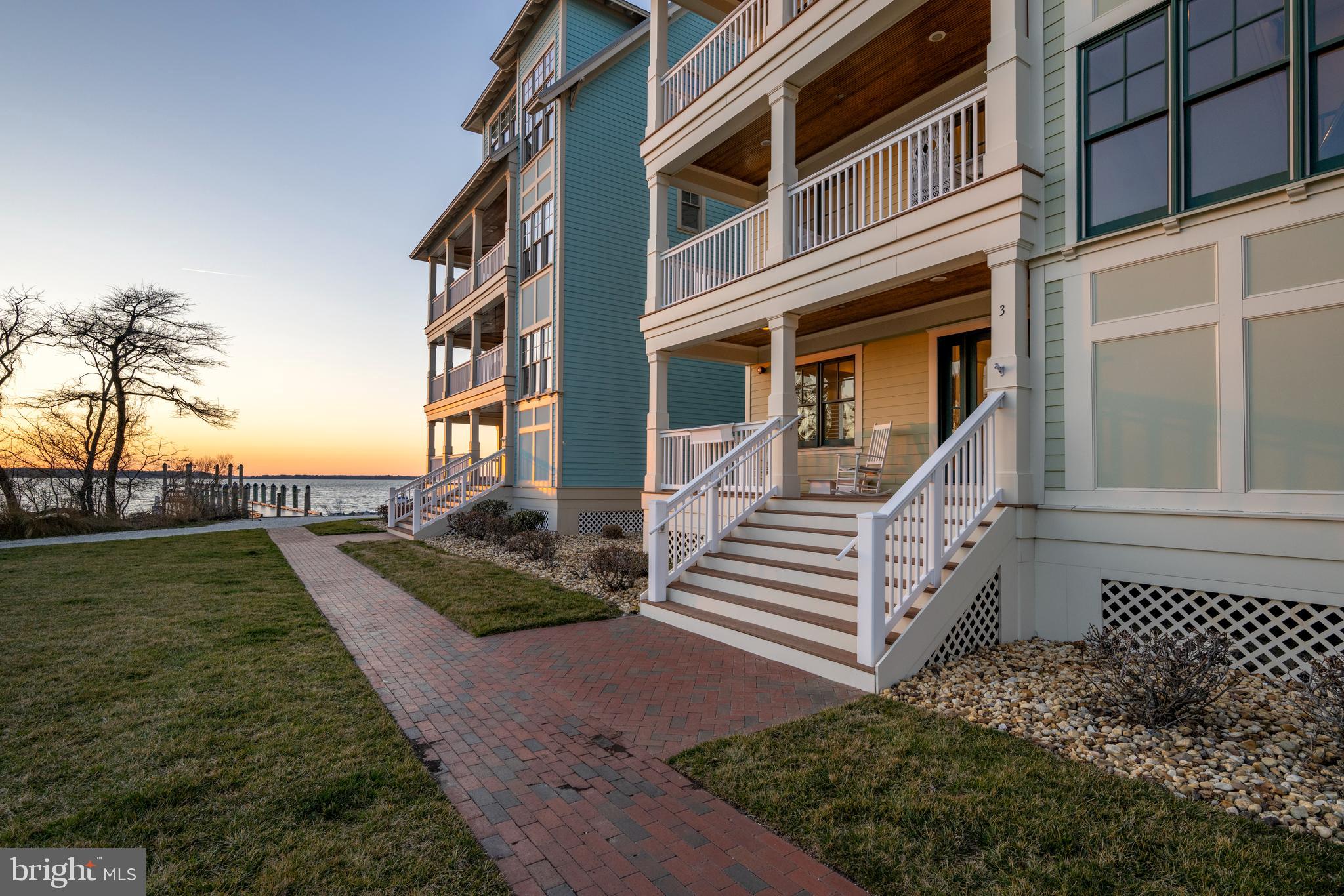 SUNSET ISLAND - Residential