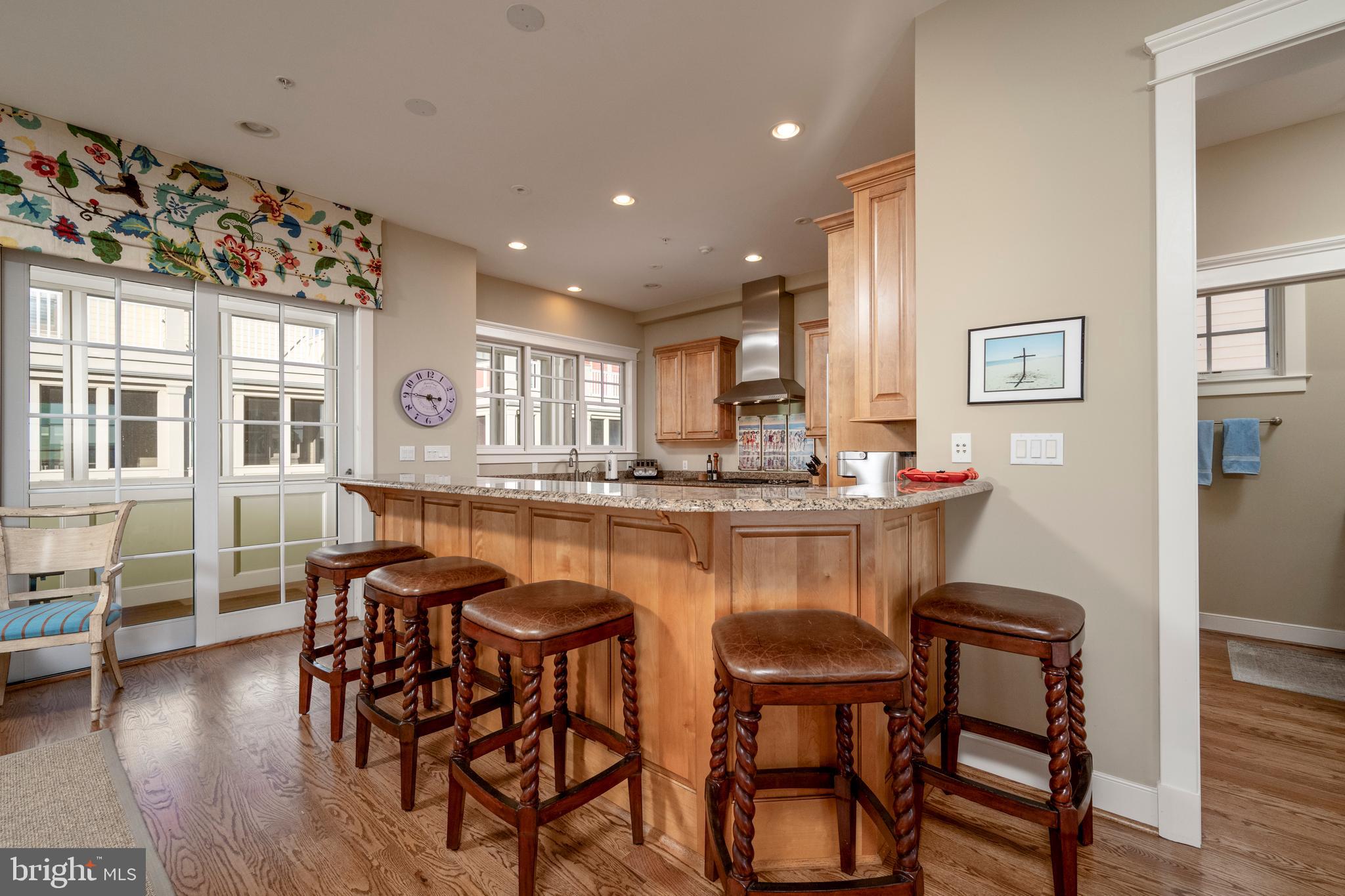 SUNSET ISLAND - Residential