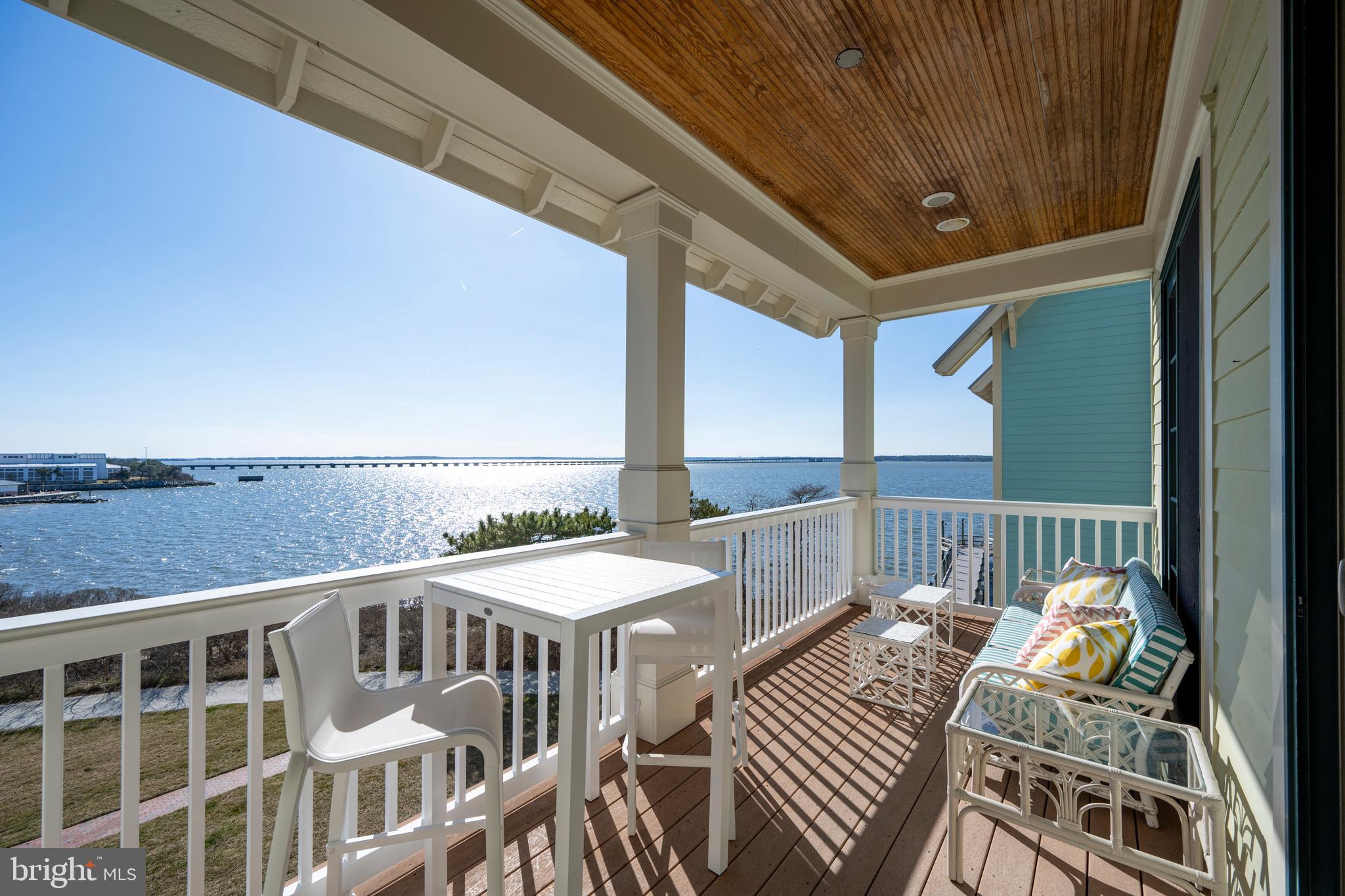 SUNSET ISLAND - Residential