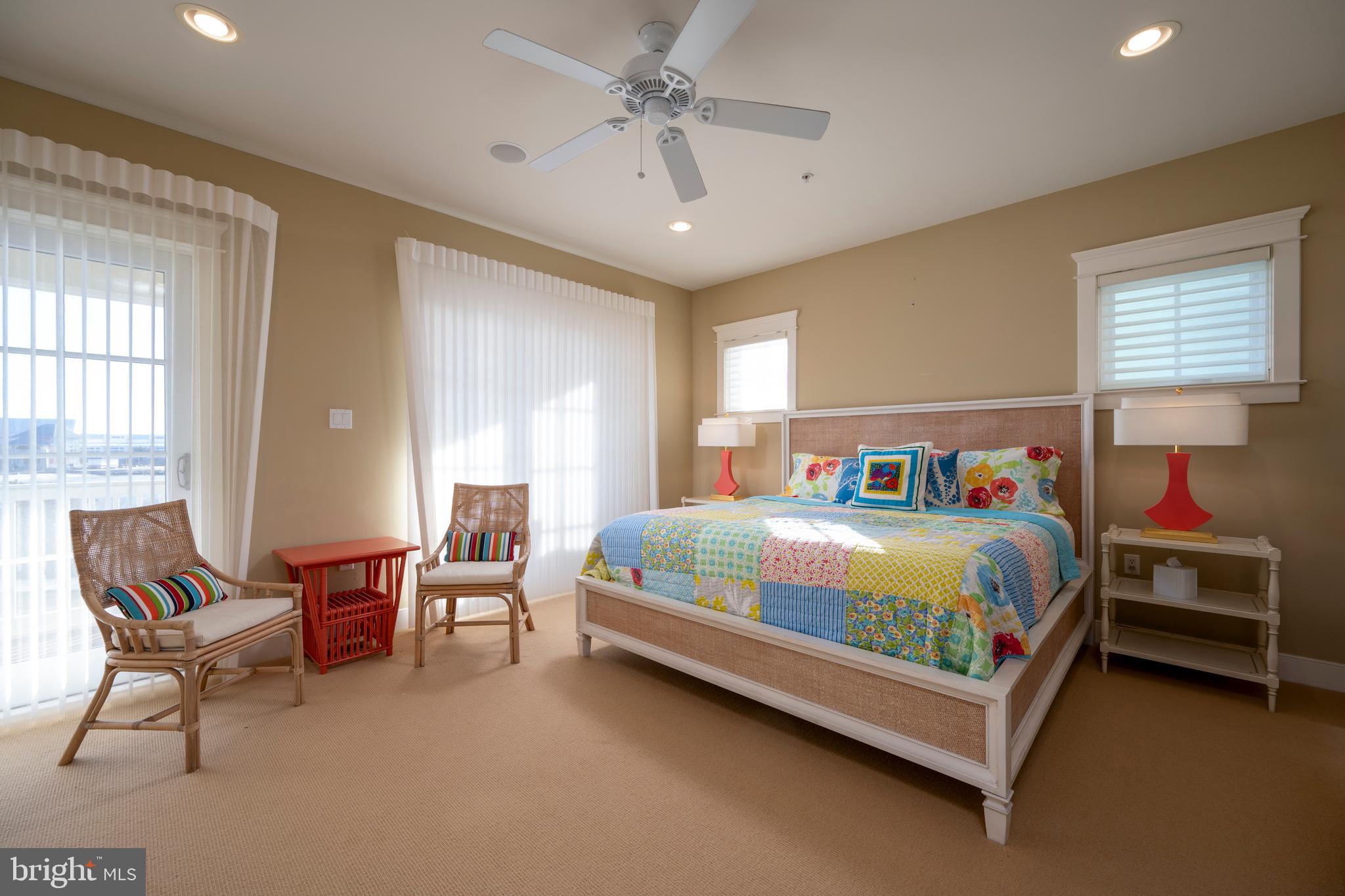 SUNSET ISLAND - Residential