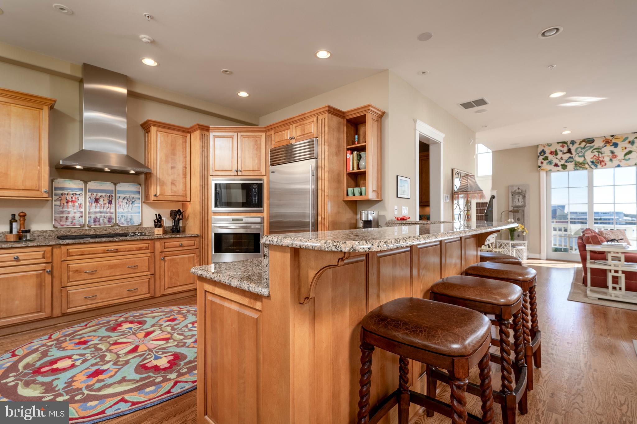 SUNSET ISLAND - Residential