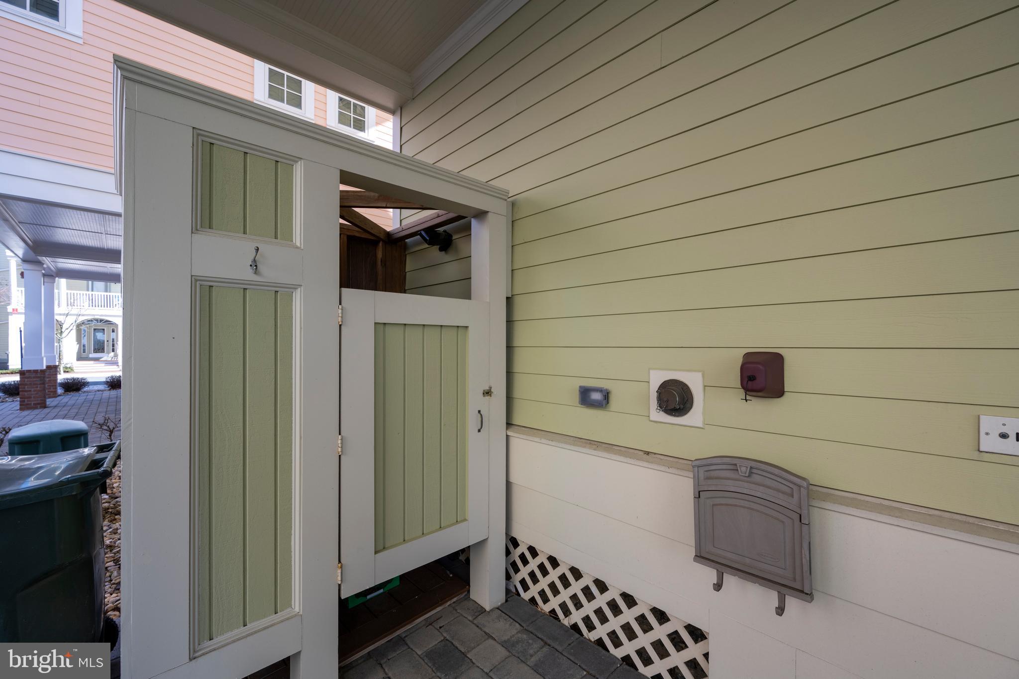 SUNSET ISLAND - Residential