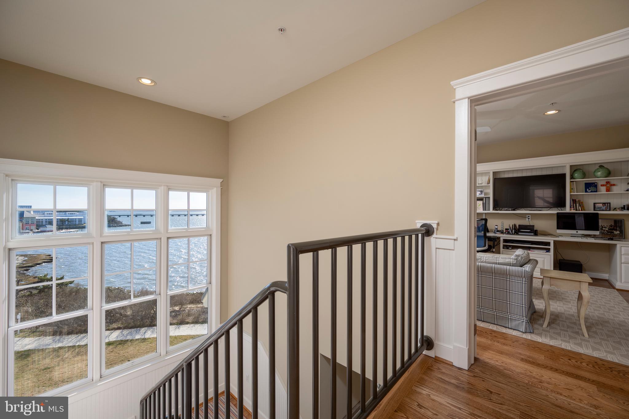 SUNSET ISLAND - Residential