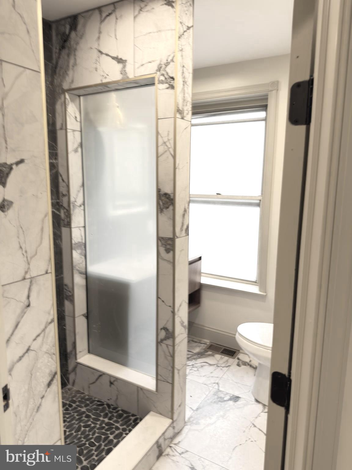 EAST KENSINGTON - Residential