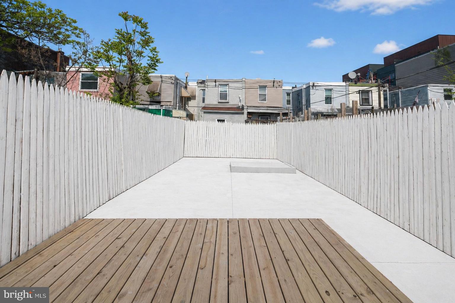EAST KENSINGTON - Residential