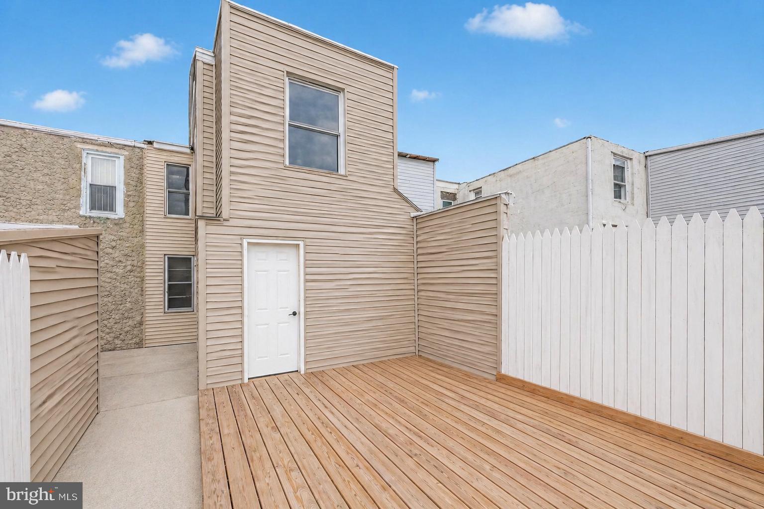 EAST KENSINGTON - Residential