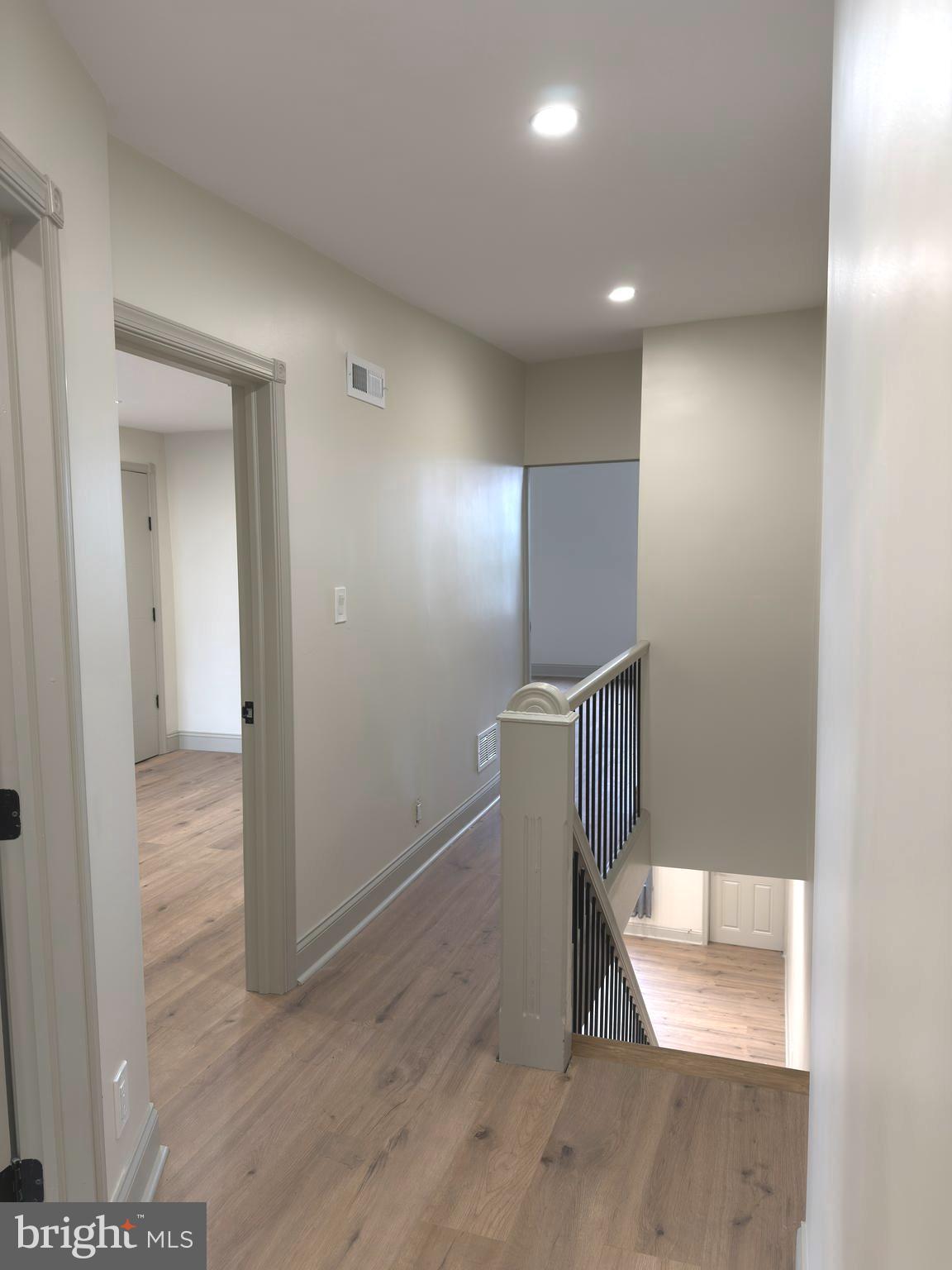 EAST KENSINGTON - Residential
