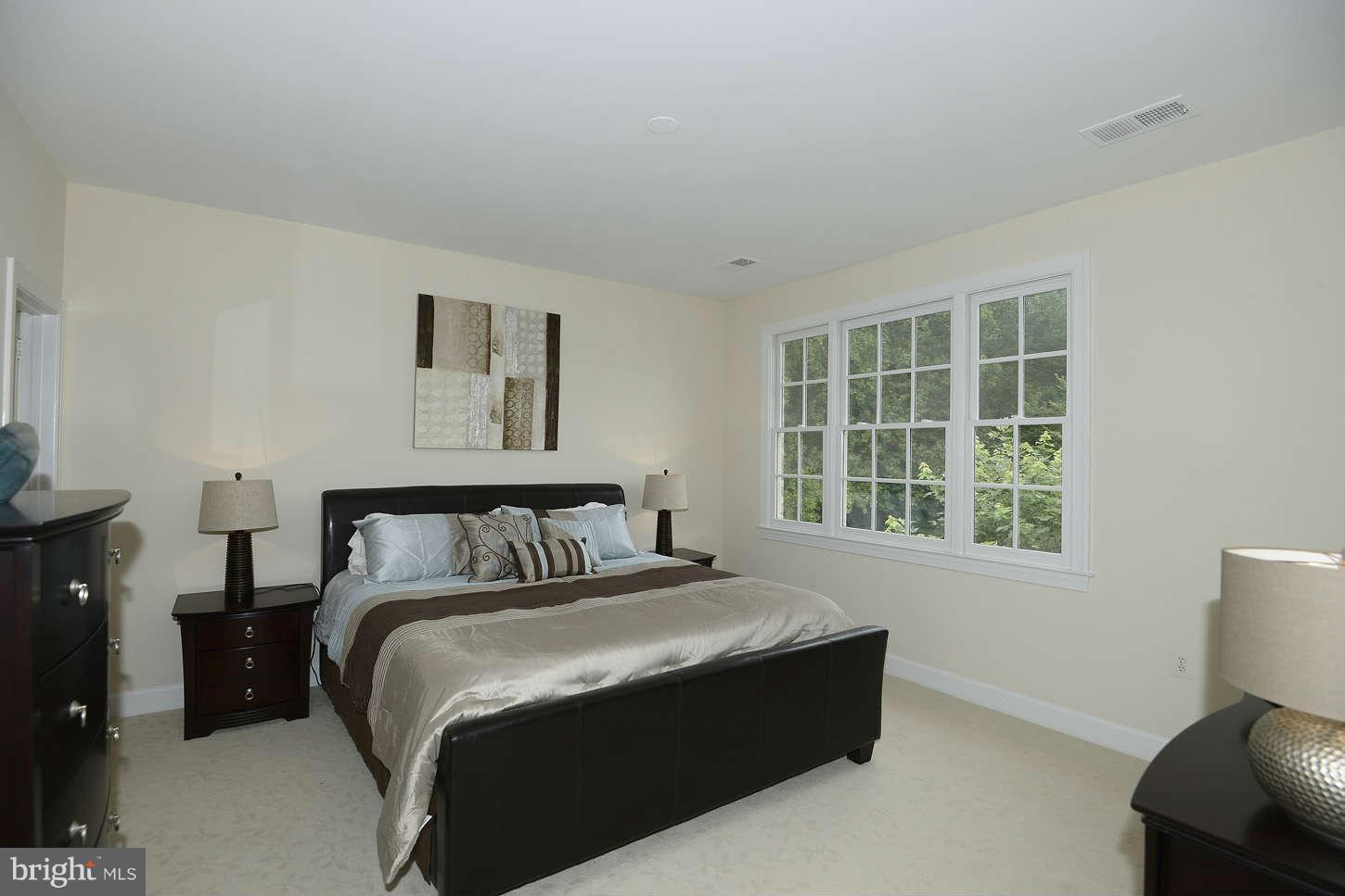 GROVEMONT - Residential