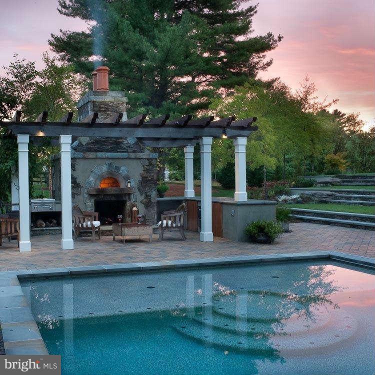 GROVEMONT - Residential