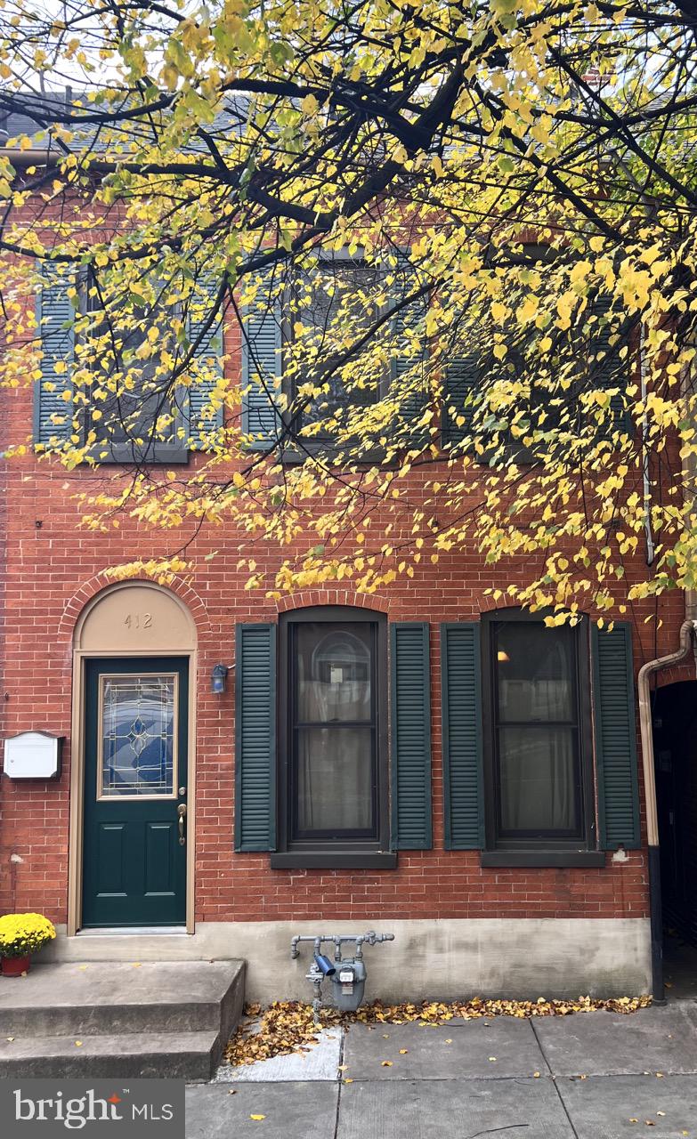 CHESTNUT HILL - Residential