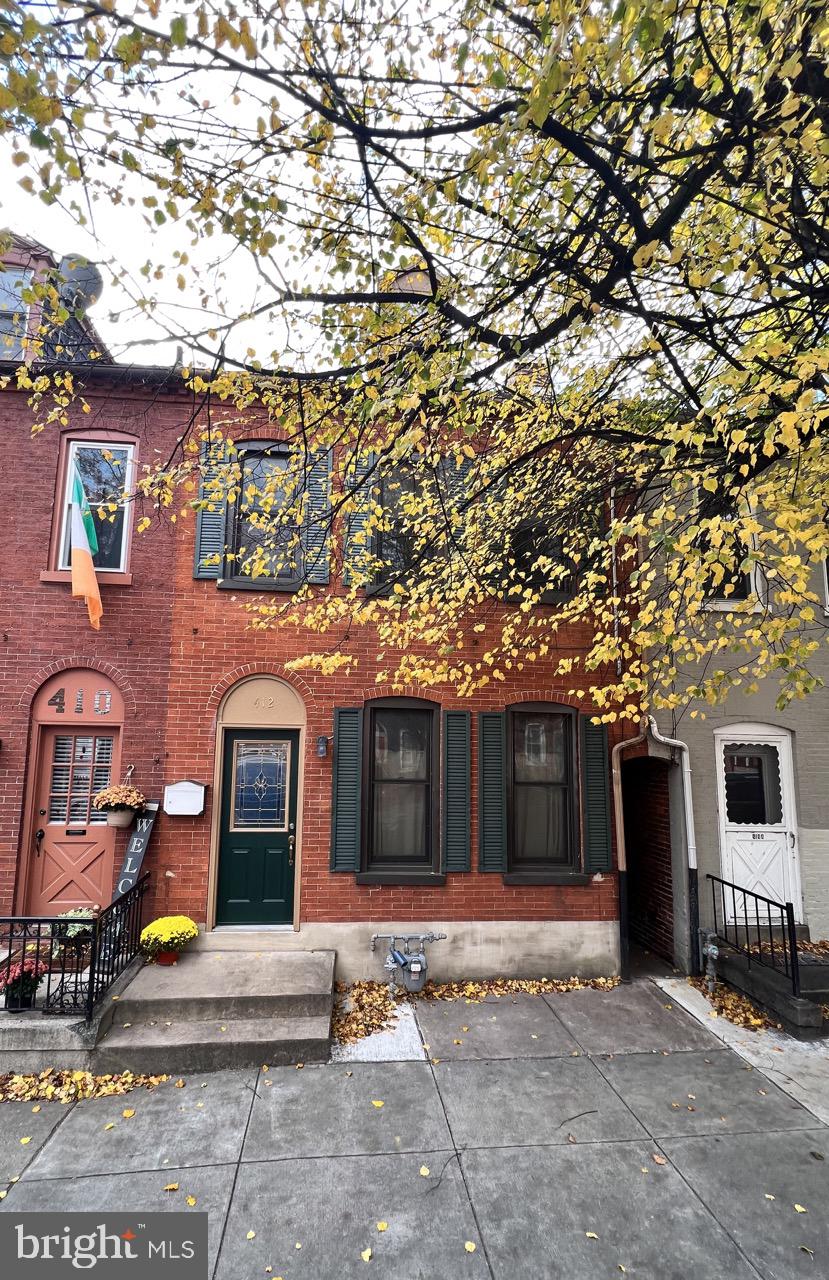 CHESTNUT HILL - Residential