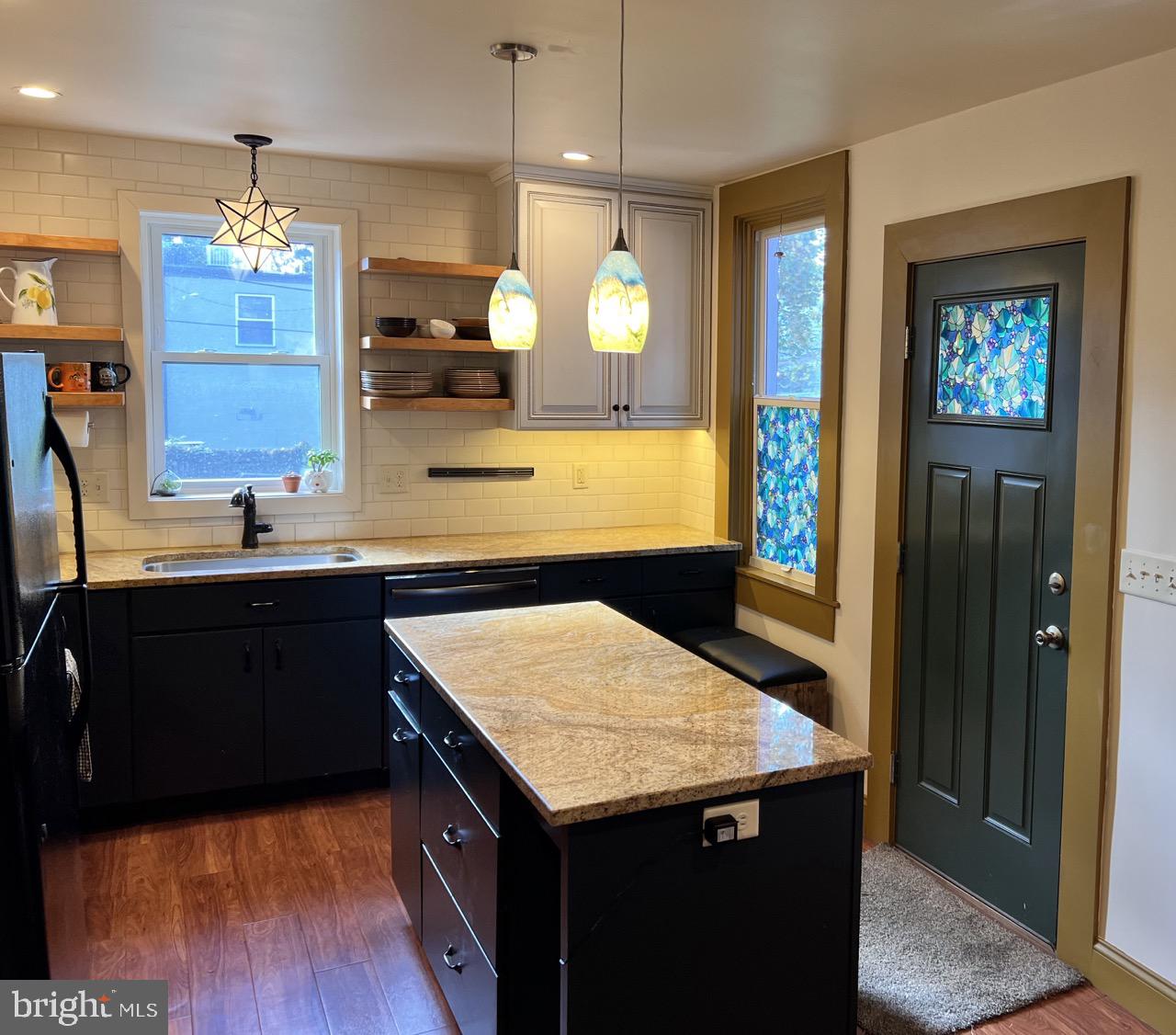 CHESTNUT HILL - Residential