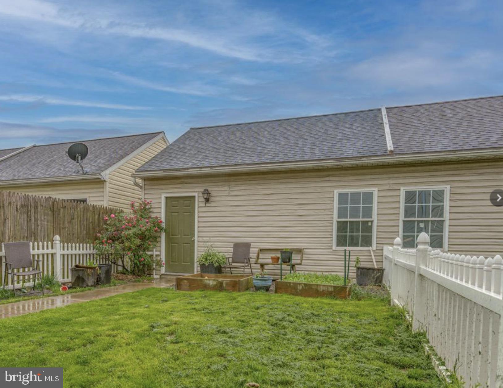102 S EARL STREET