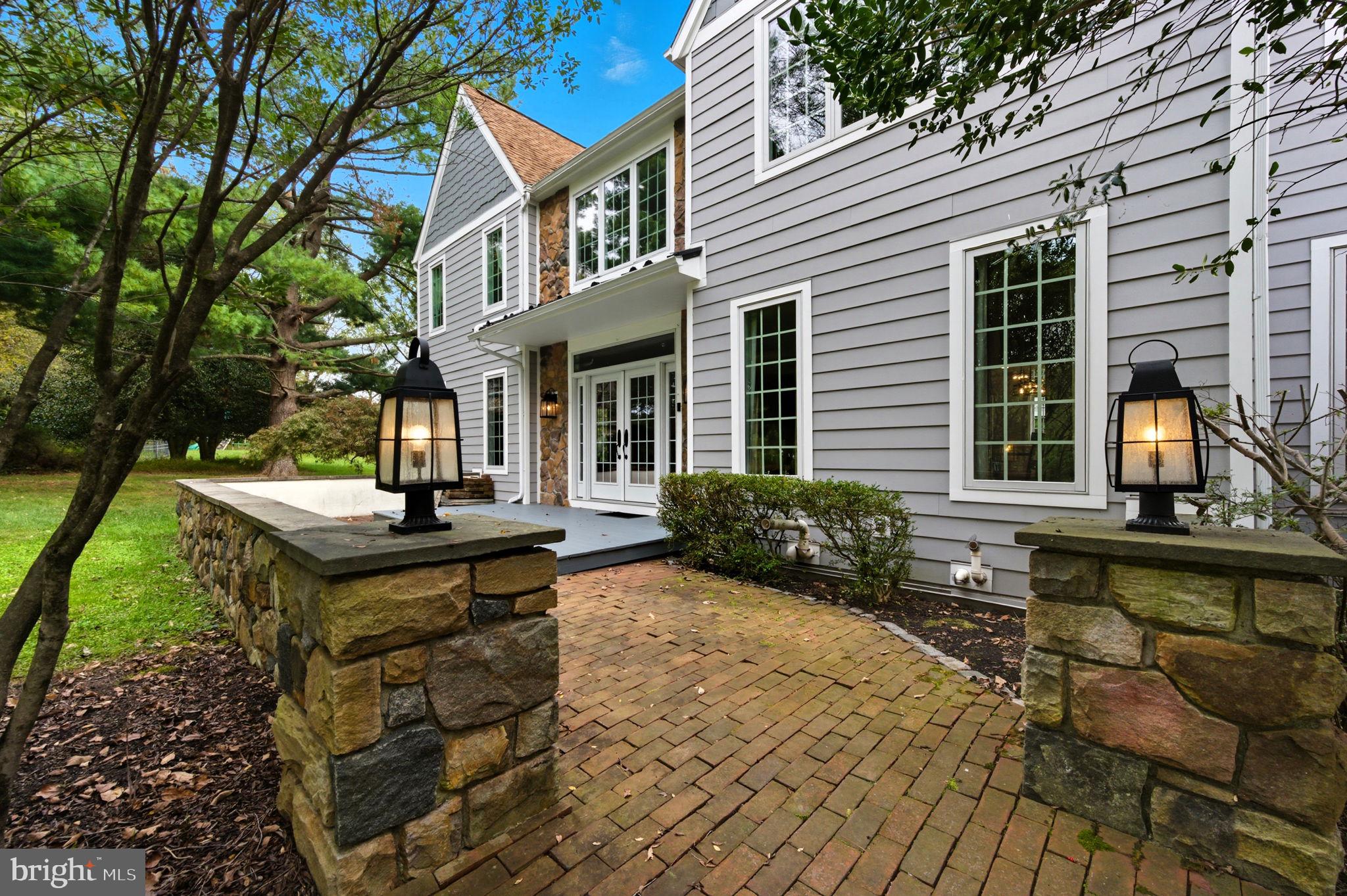 45 RIDINGS WAY