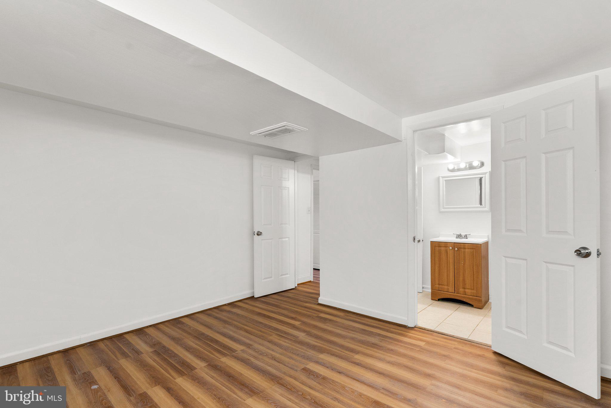 SANDALWOOD - Residential Lease