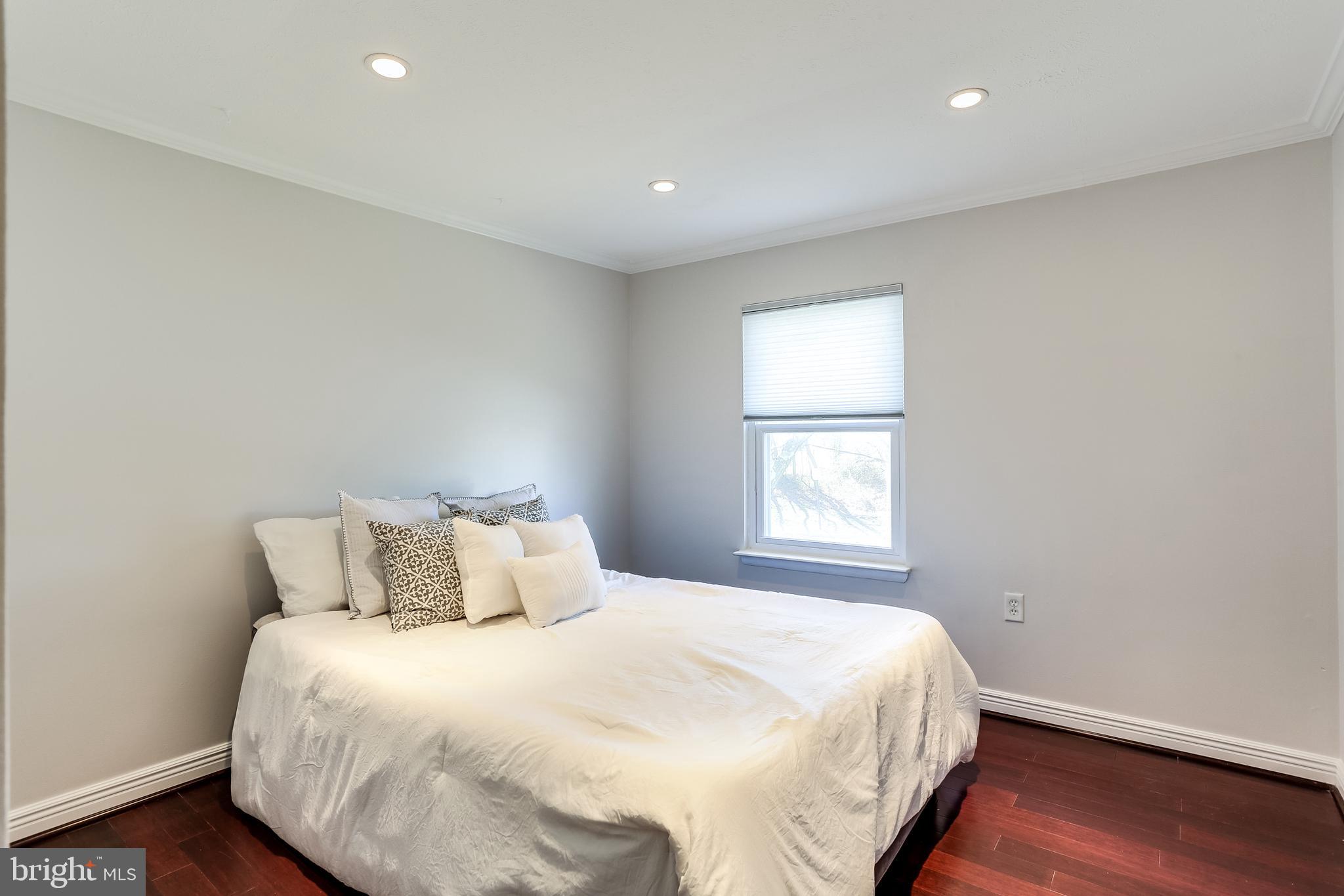 RIDGEFIELD - Residential