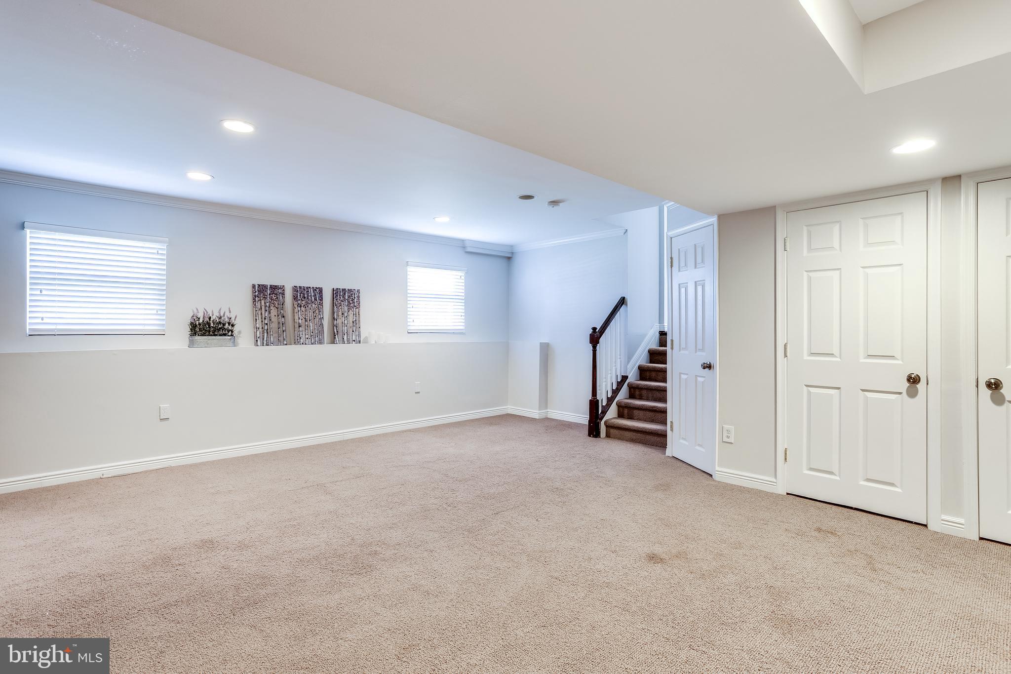 RIDGEFIELD - Residential