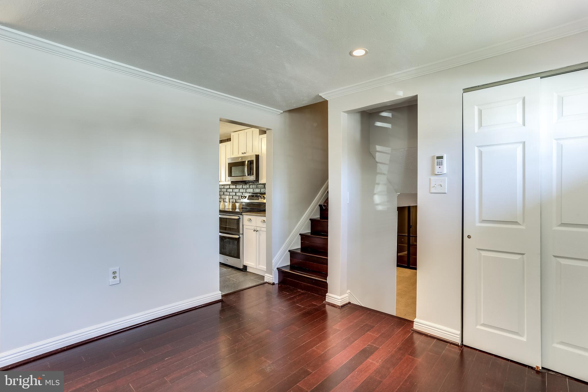 RIDGEFIELD - Residential