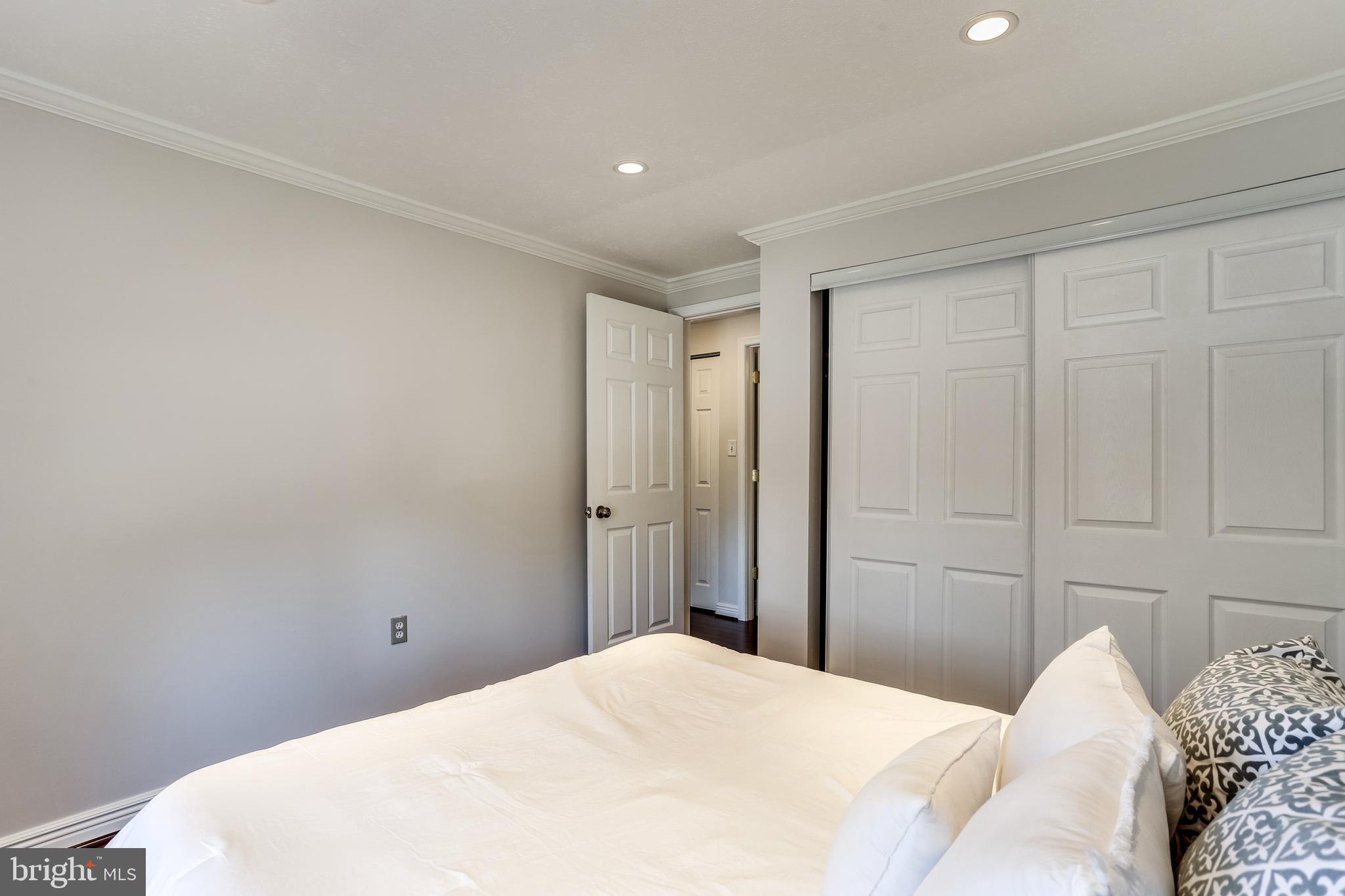 RIDGEFIELD - Residential