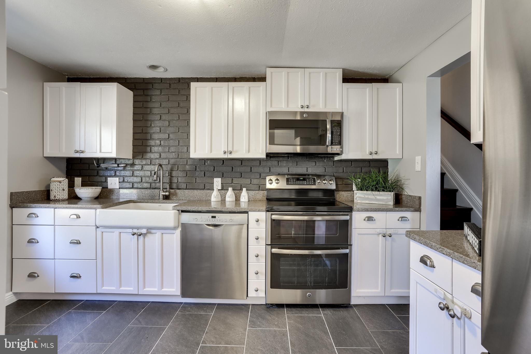 RIDGEFIELD - Residential