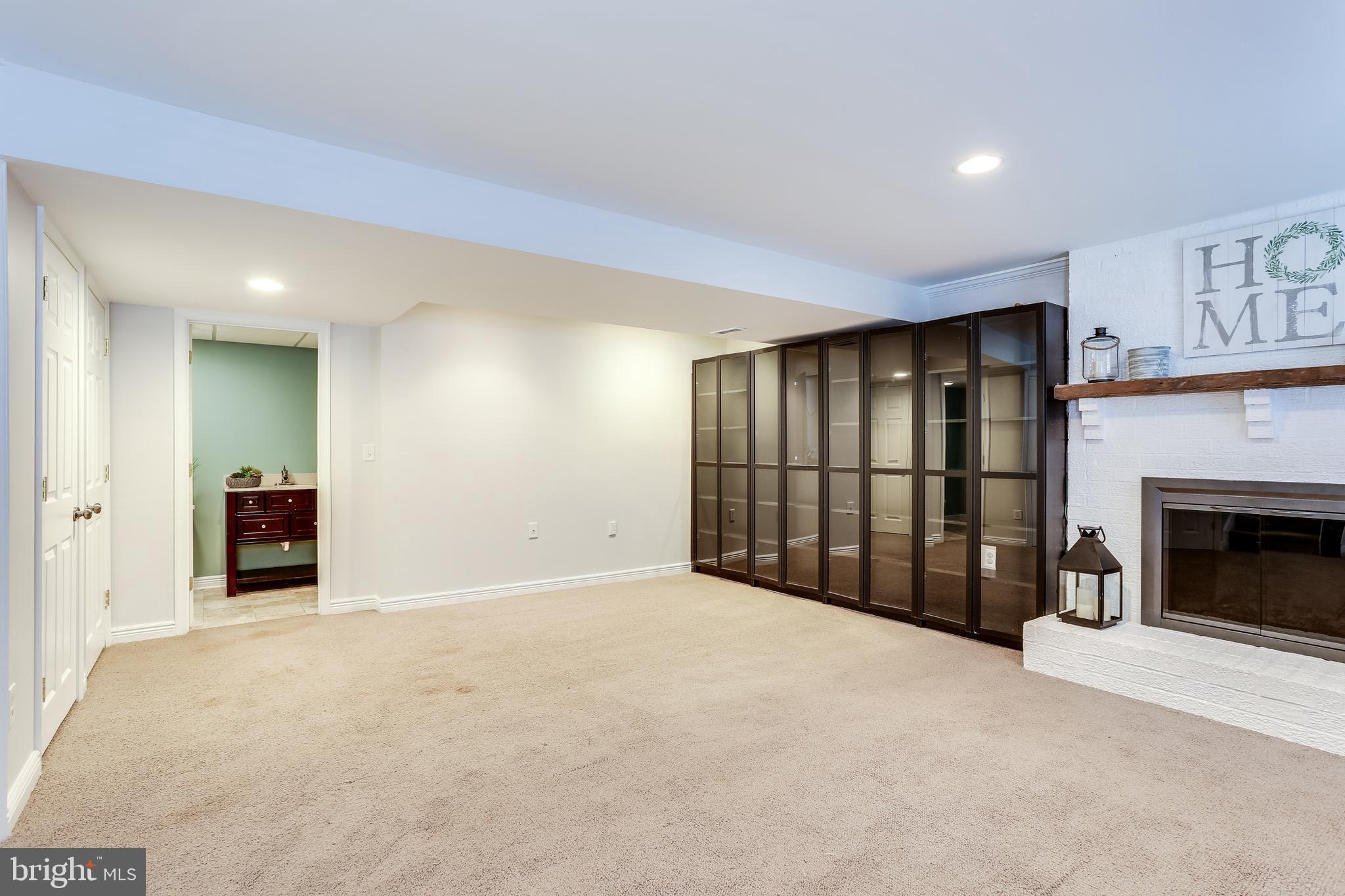 RIDGEFIELD - Residential