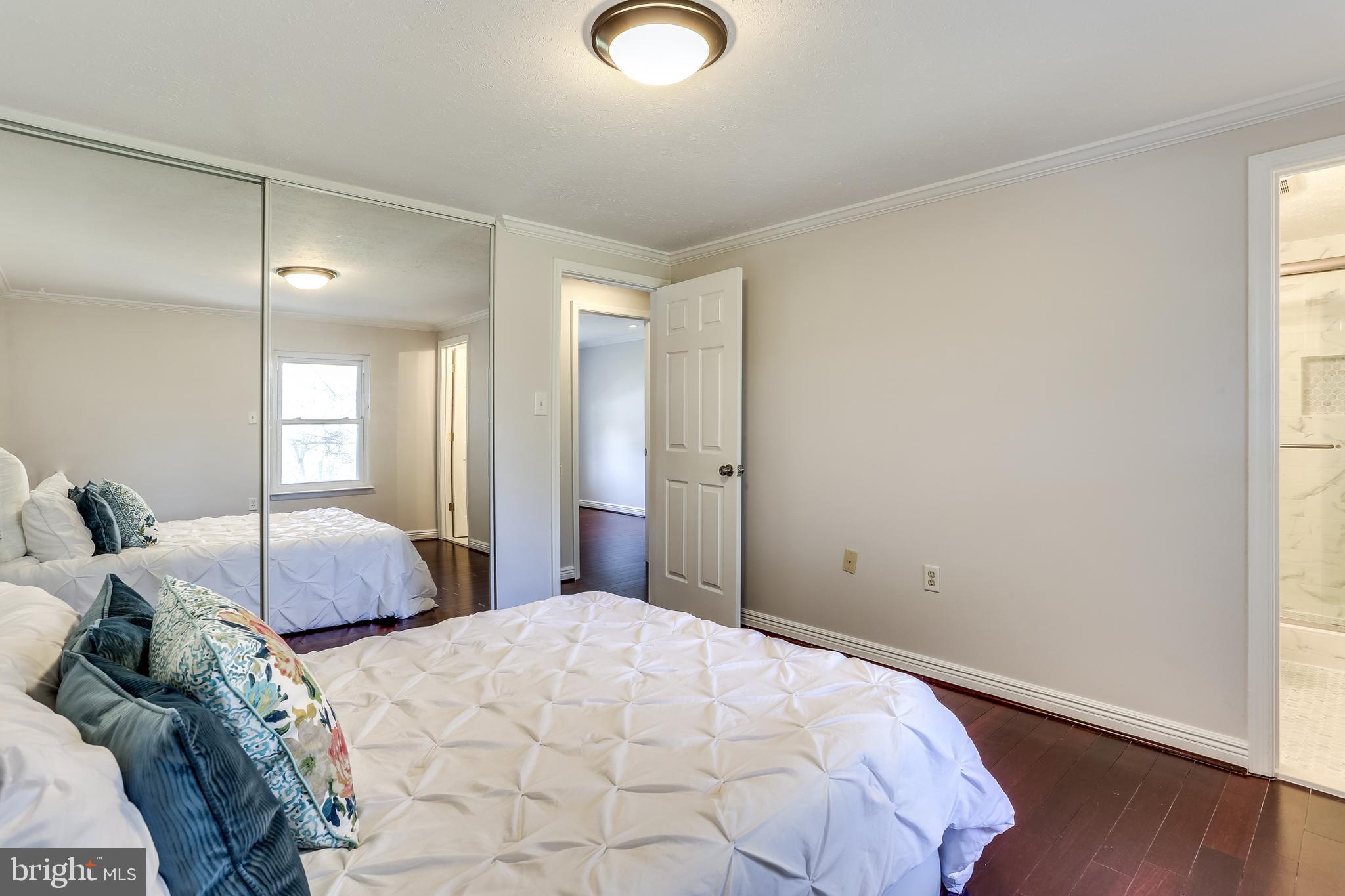 RIDGEFIELD - Residential