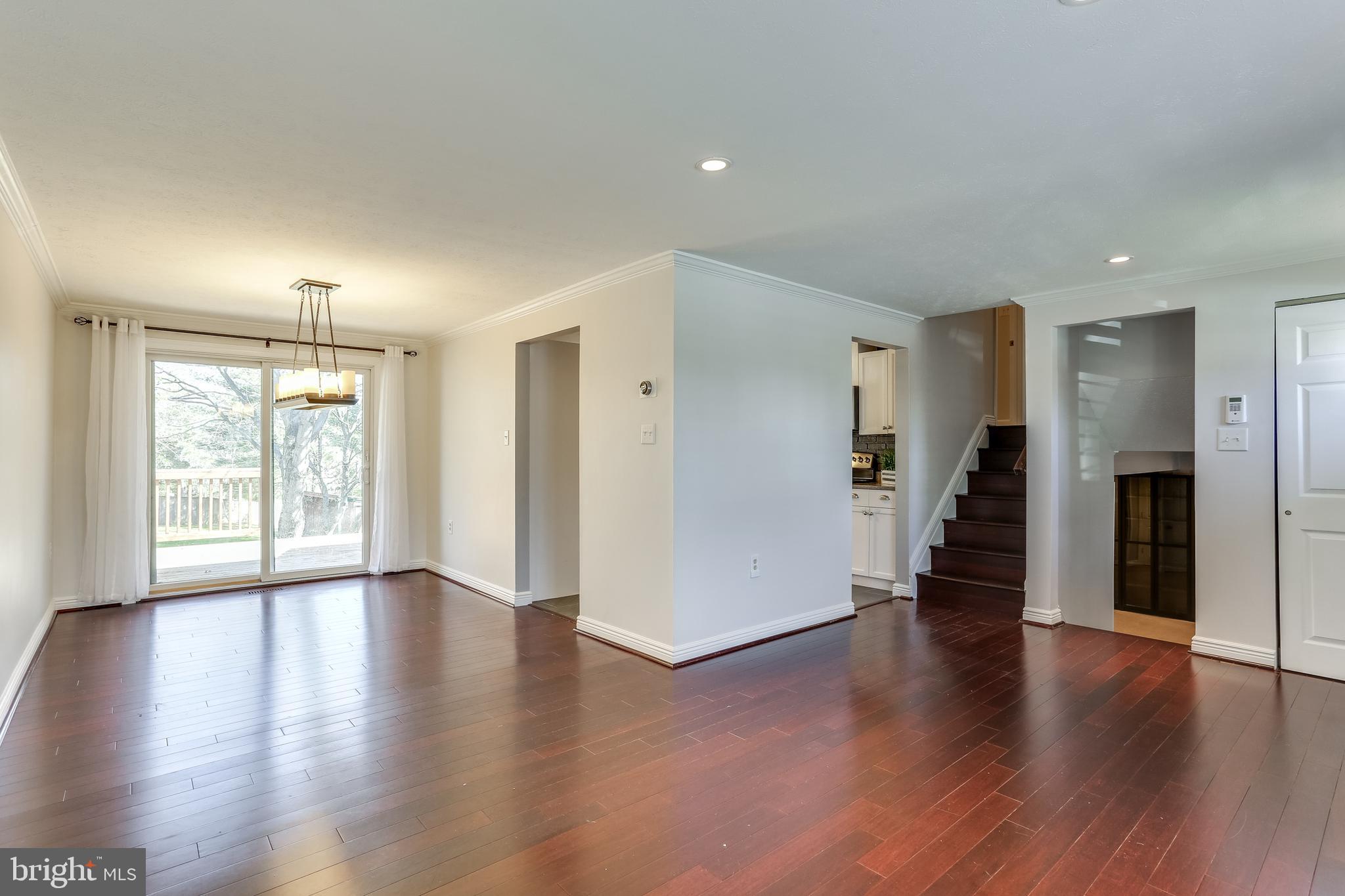 RIDGEFIELD - Residential