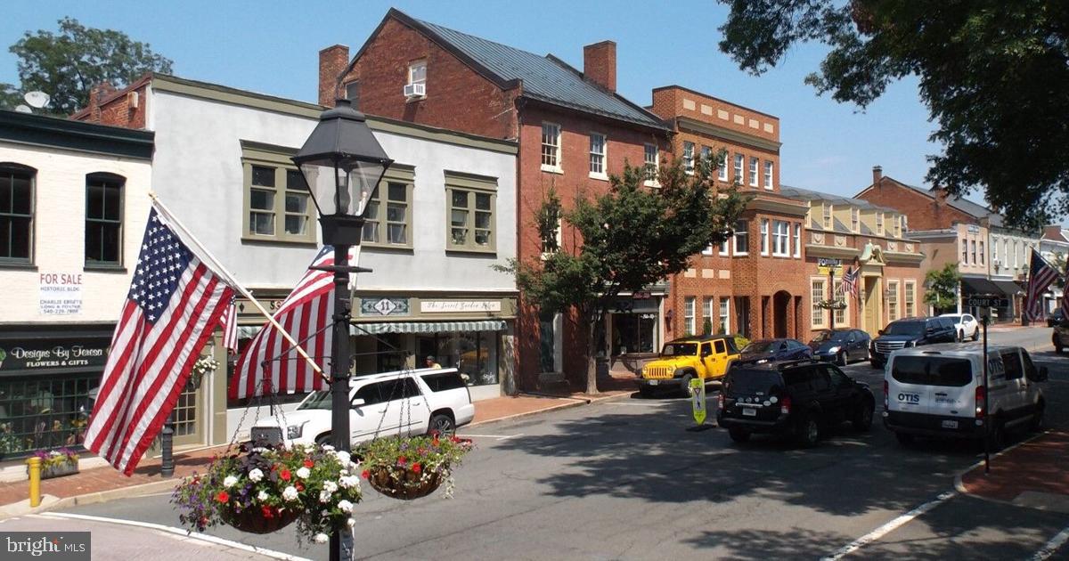 MONROE ESTATES - Residential